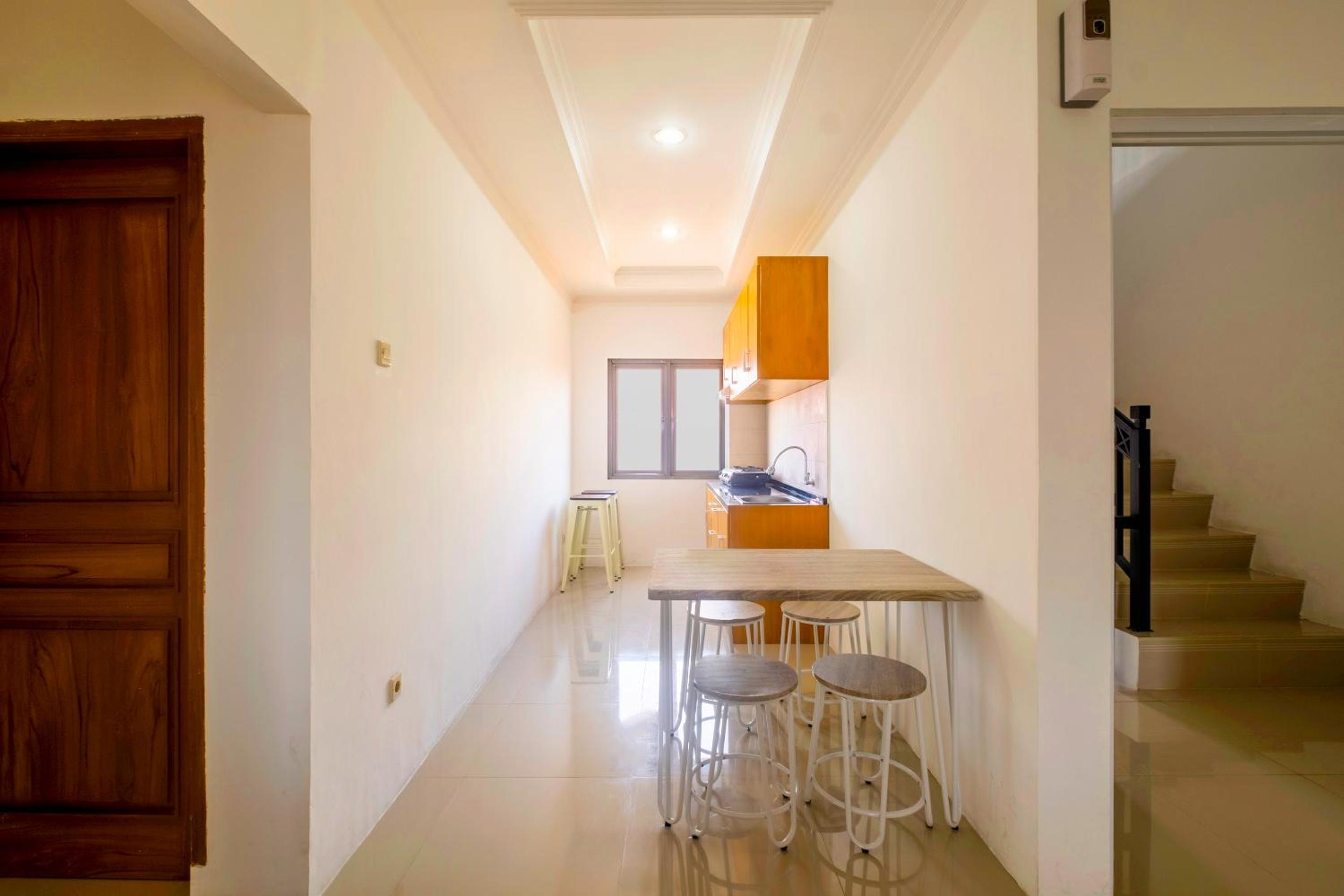 Double Room - Photo 7