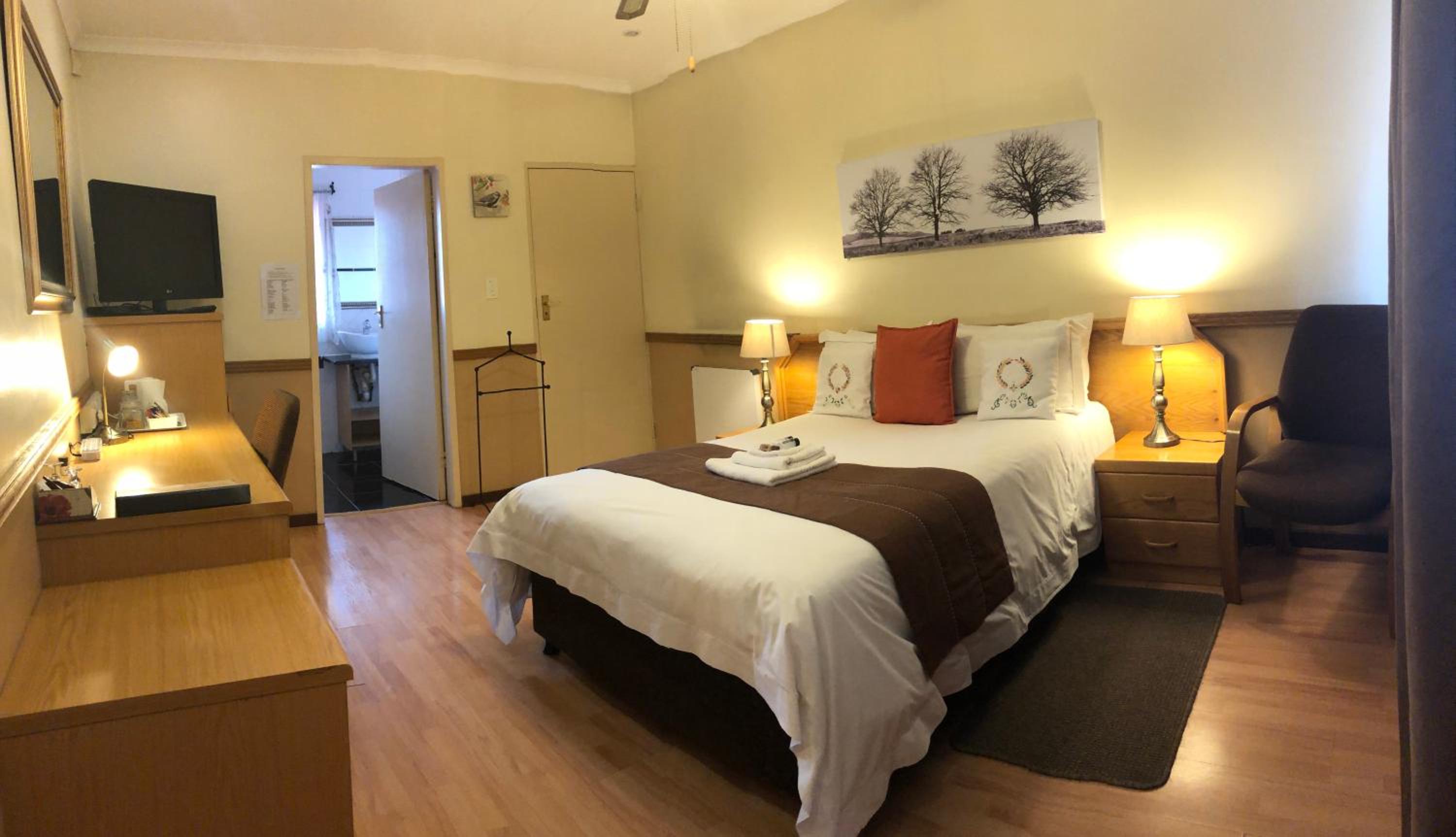 Standard Double Room - Photo 6
