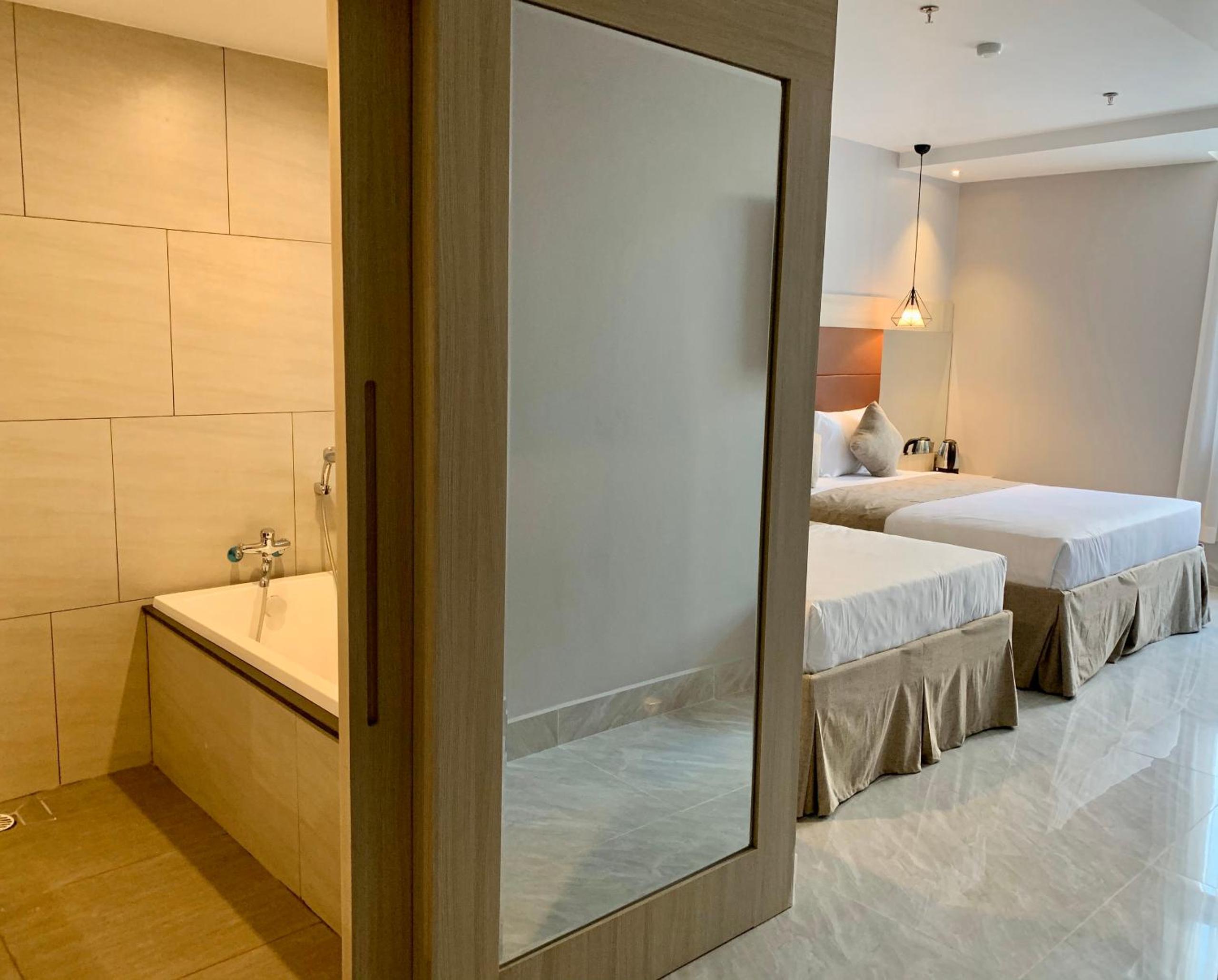 Deluxe Triple Room - Photo 2