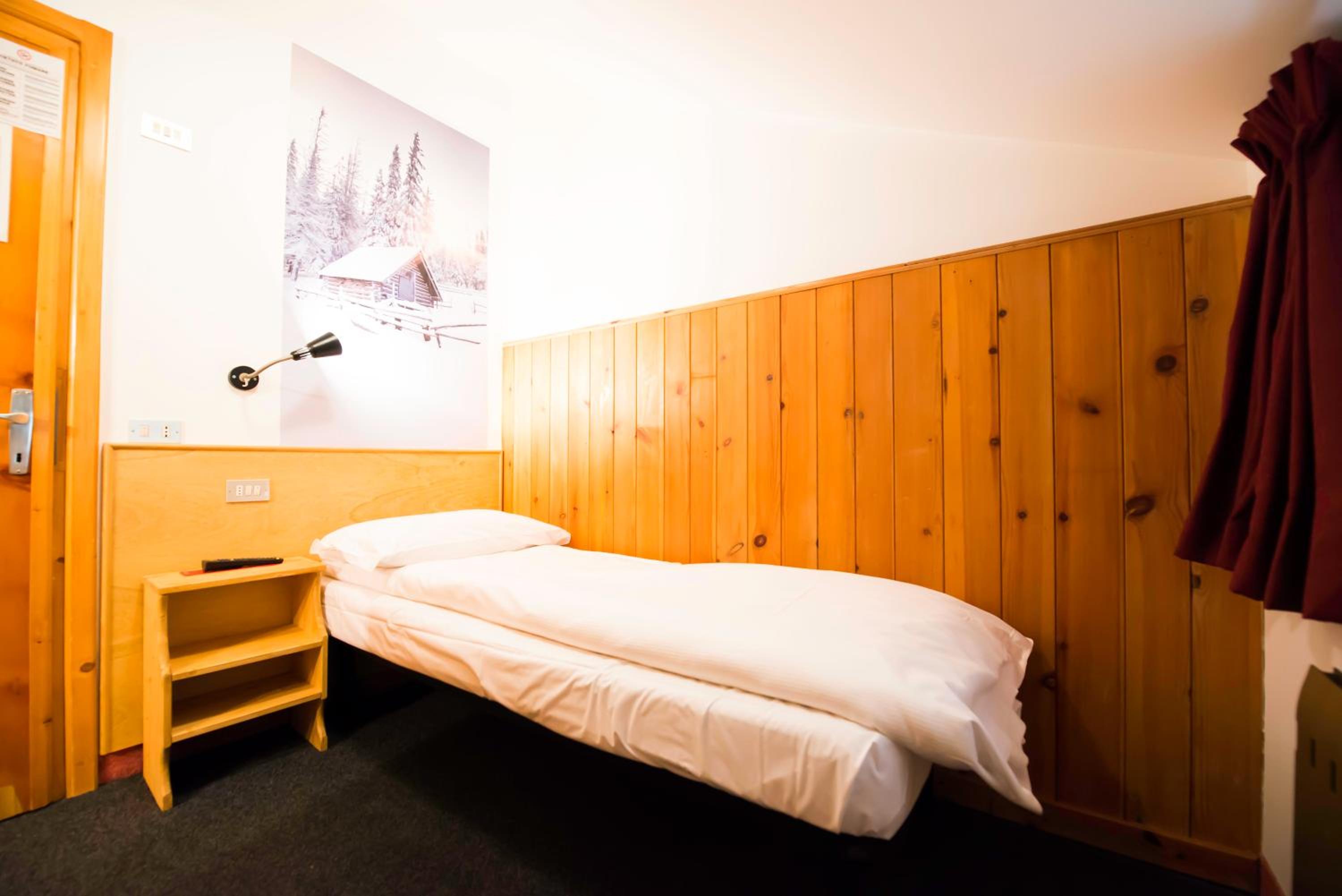 Budget Single Room photo 2
