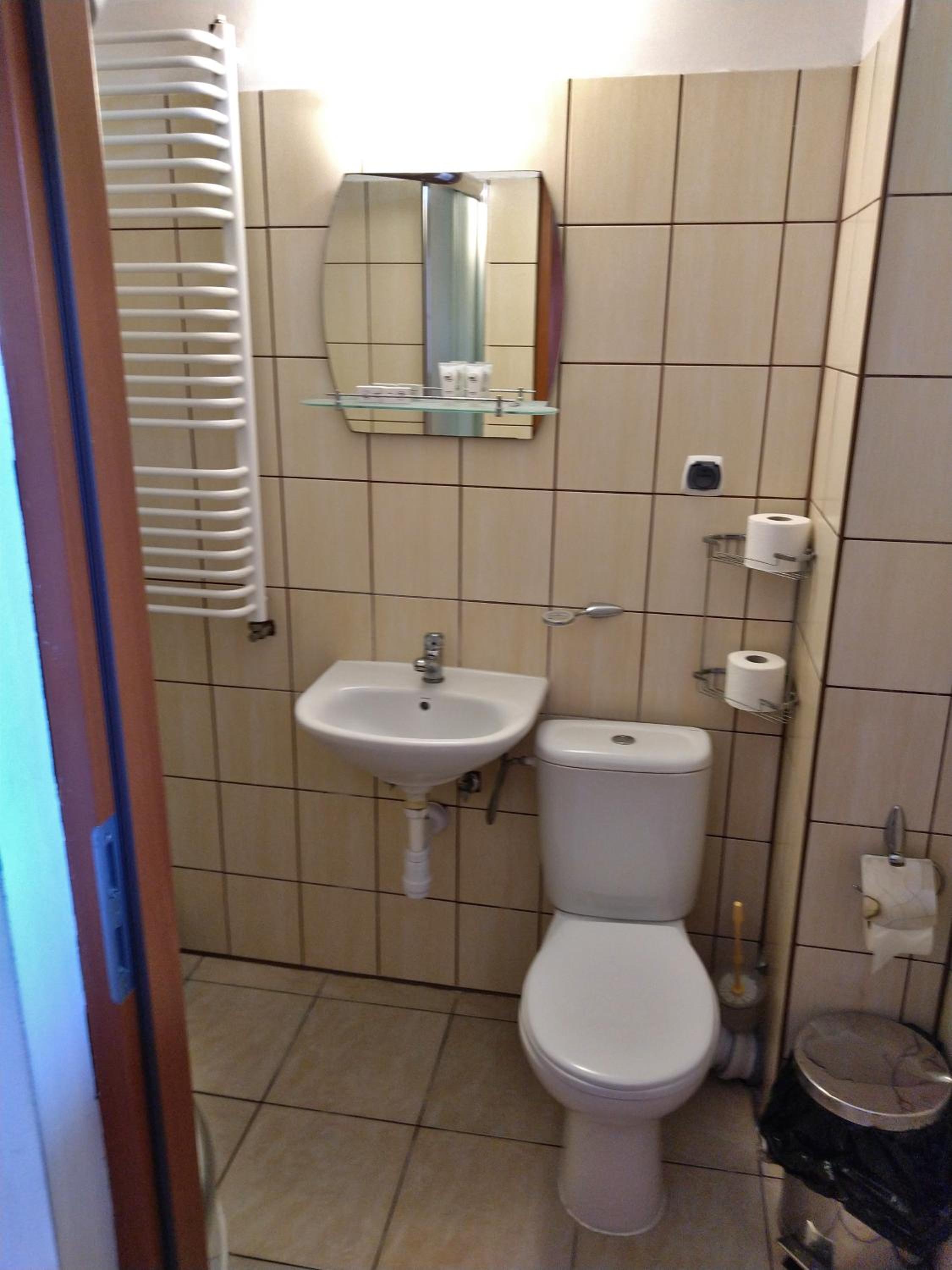Twin Room - Photo 4