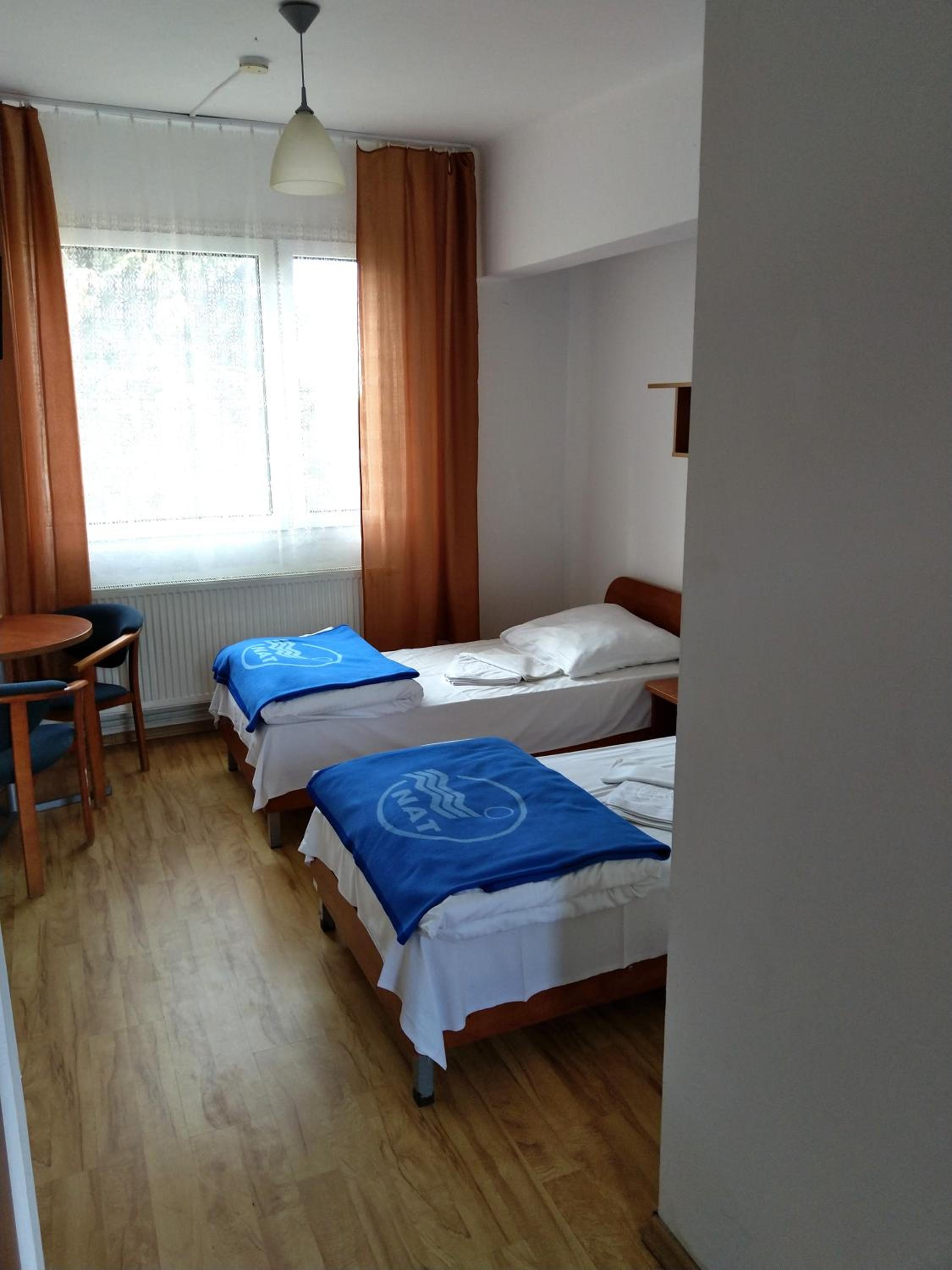 Economy Twin Room - Photo 1