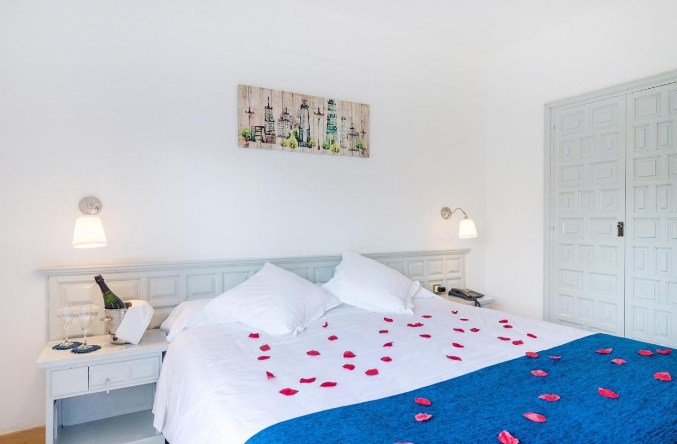 Standard Double Room photo 3