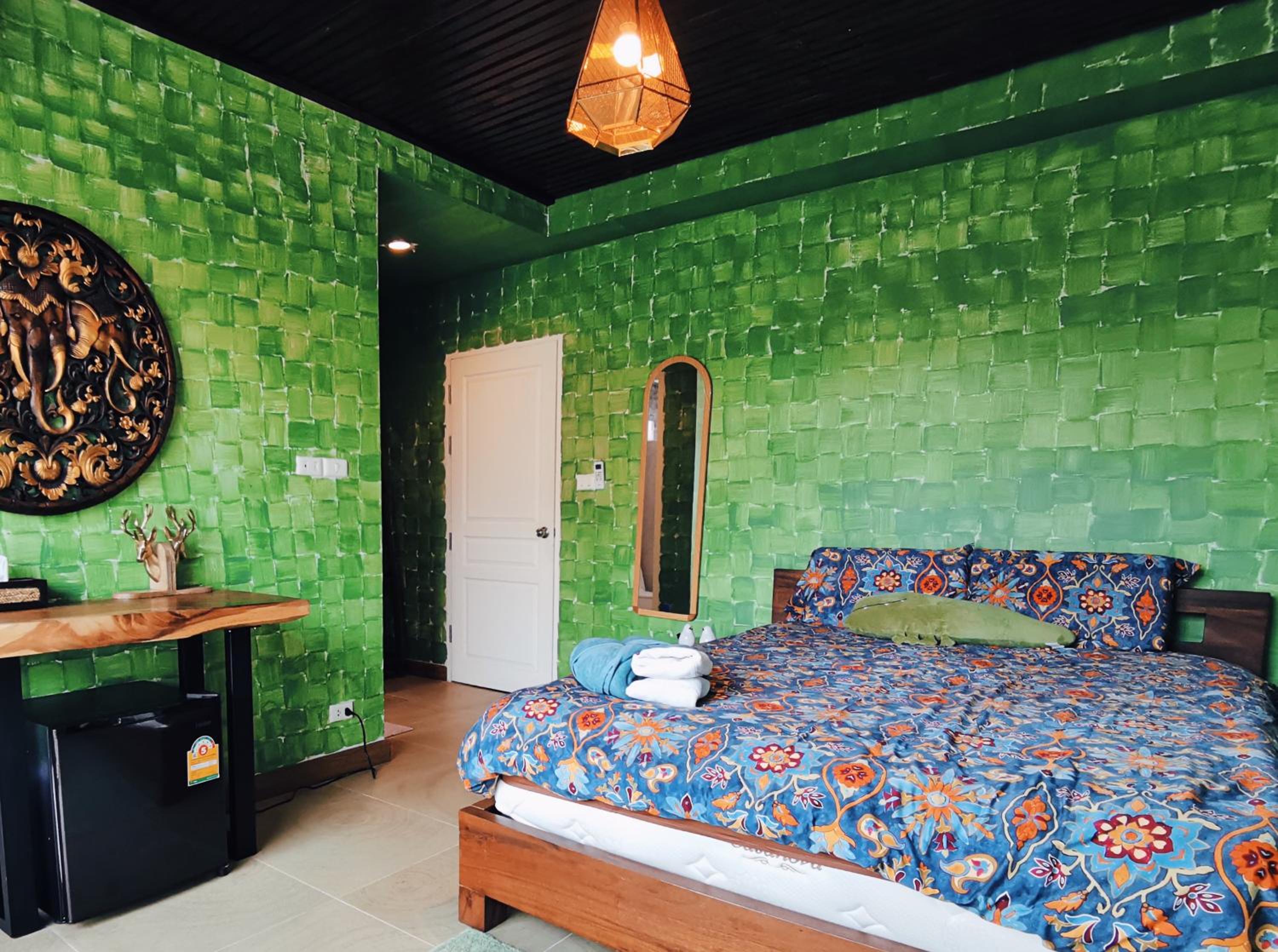 Standard Queen Room