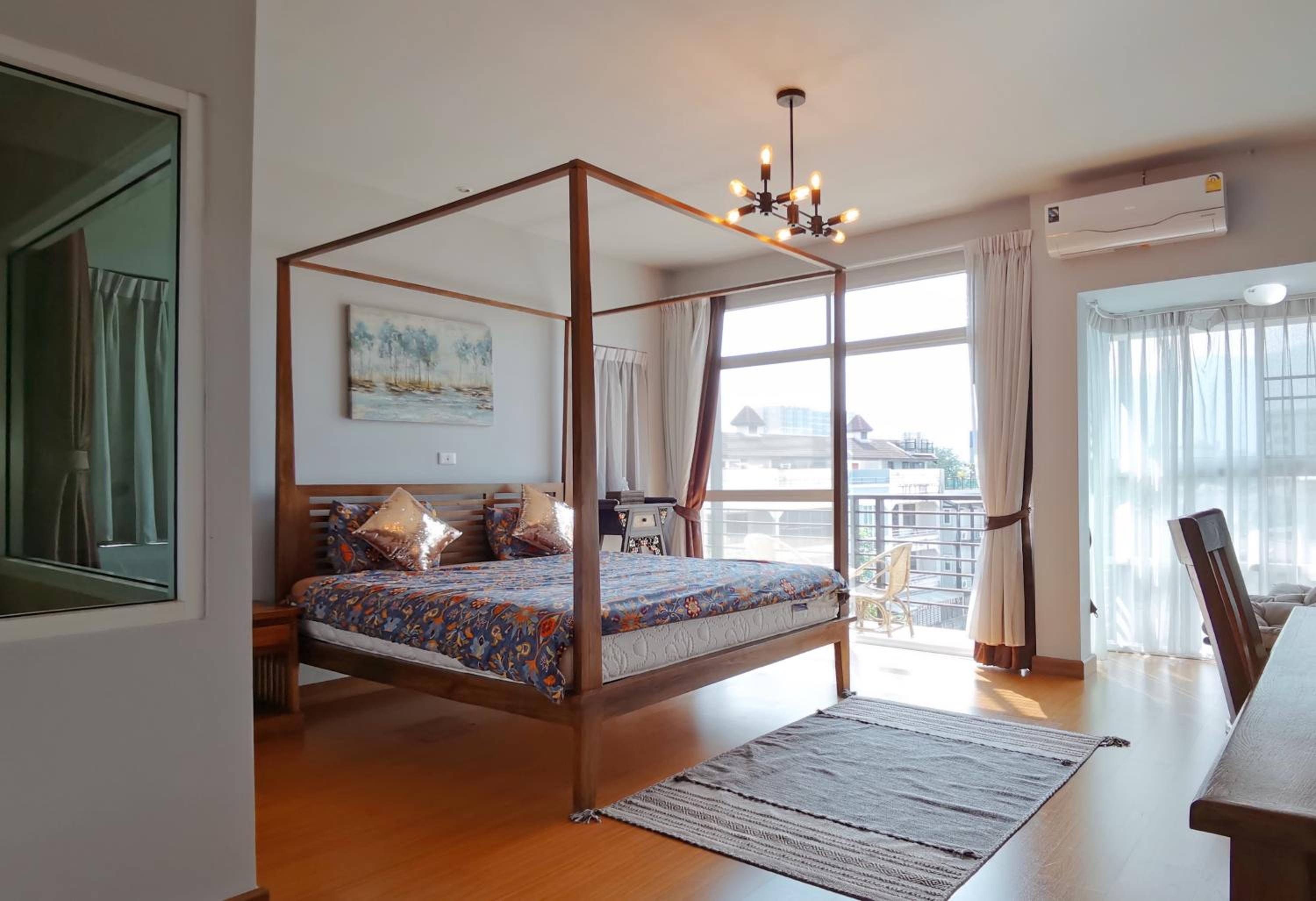 King Room with Mountain View