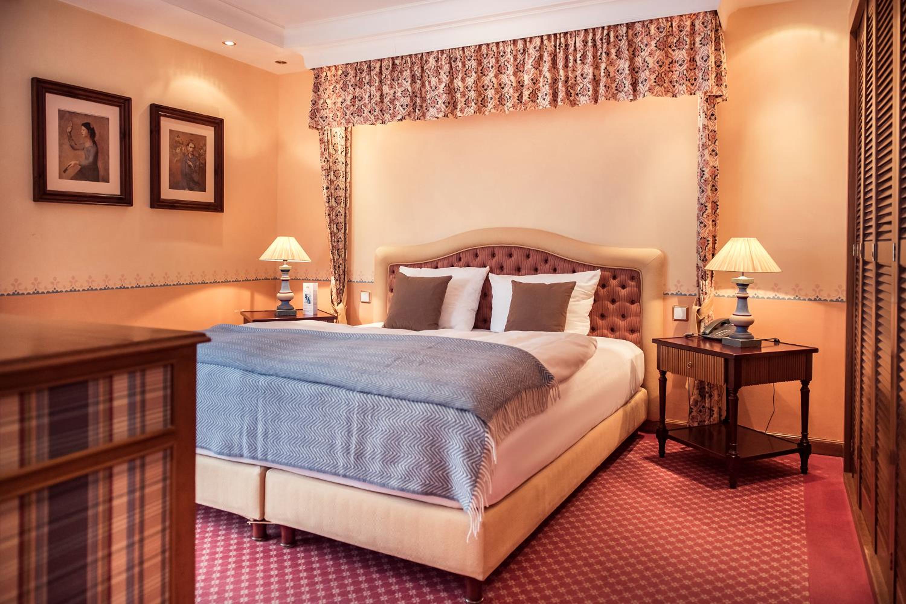 Suite - Photo 9