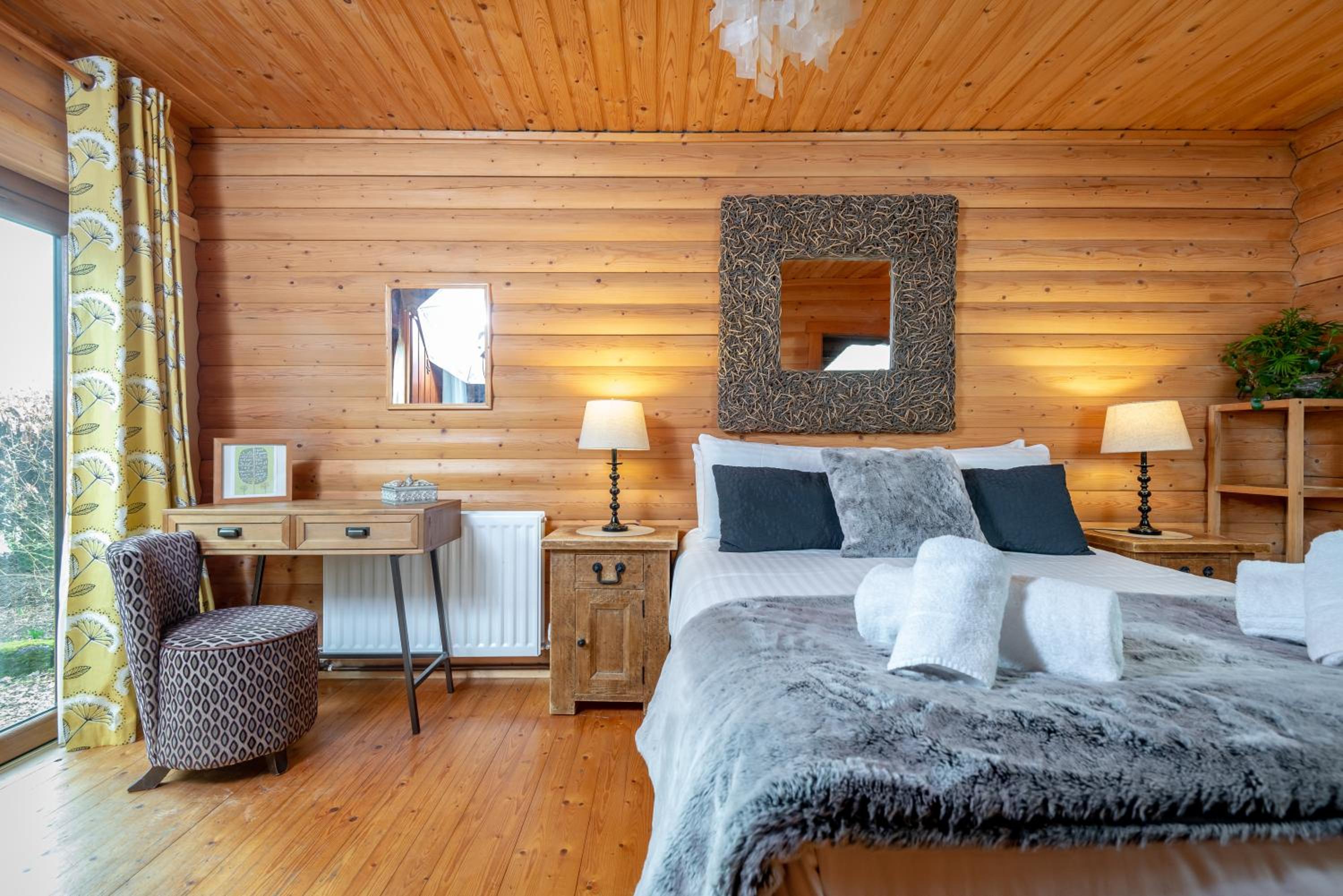 Classic One-Bedroom Apartment with King Bed photo 2