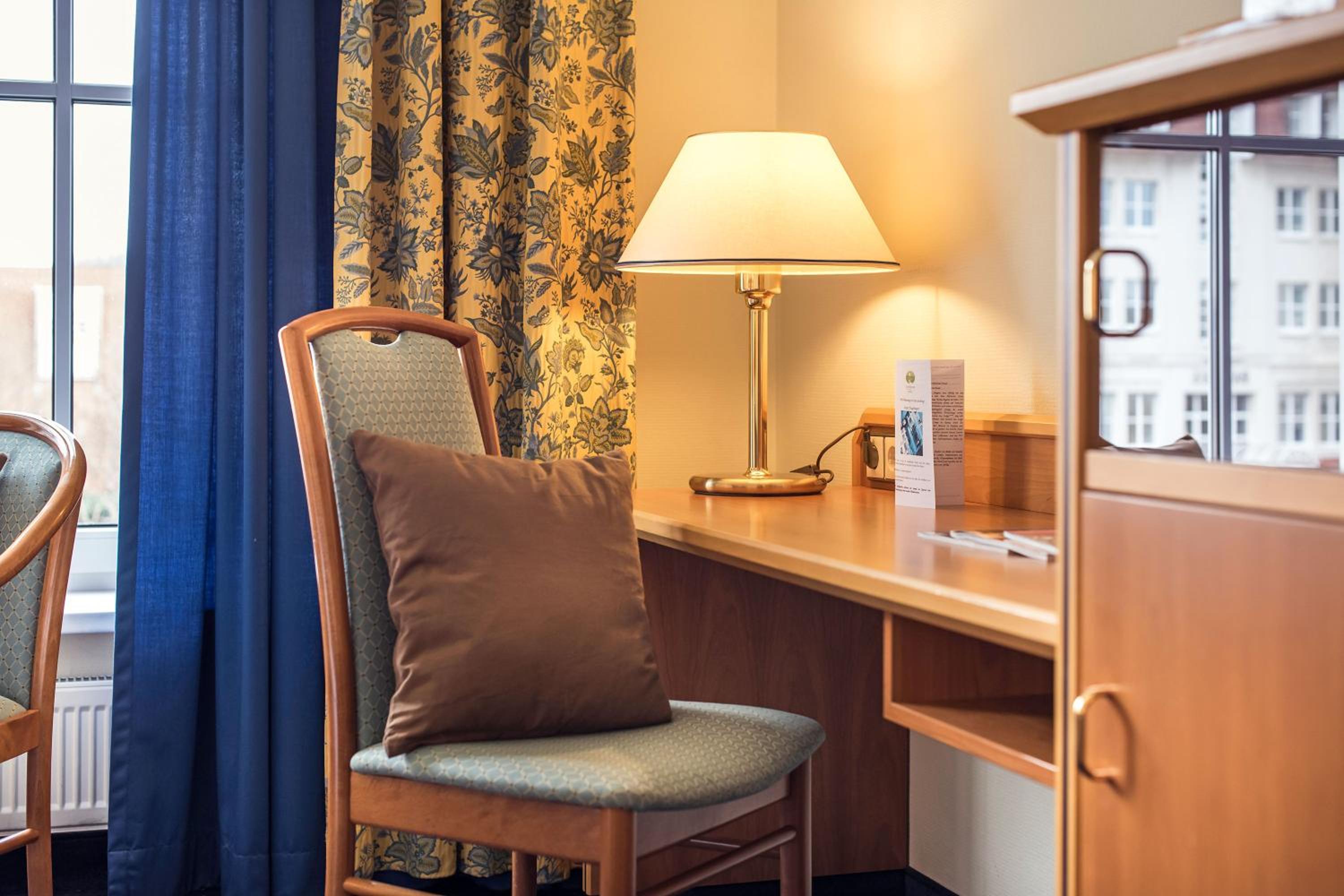 Standard Double Room - Photo 12