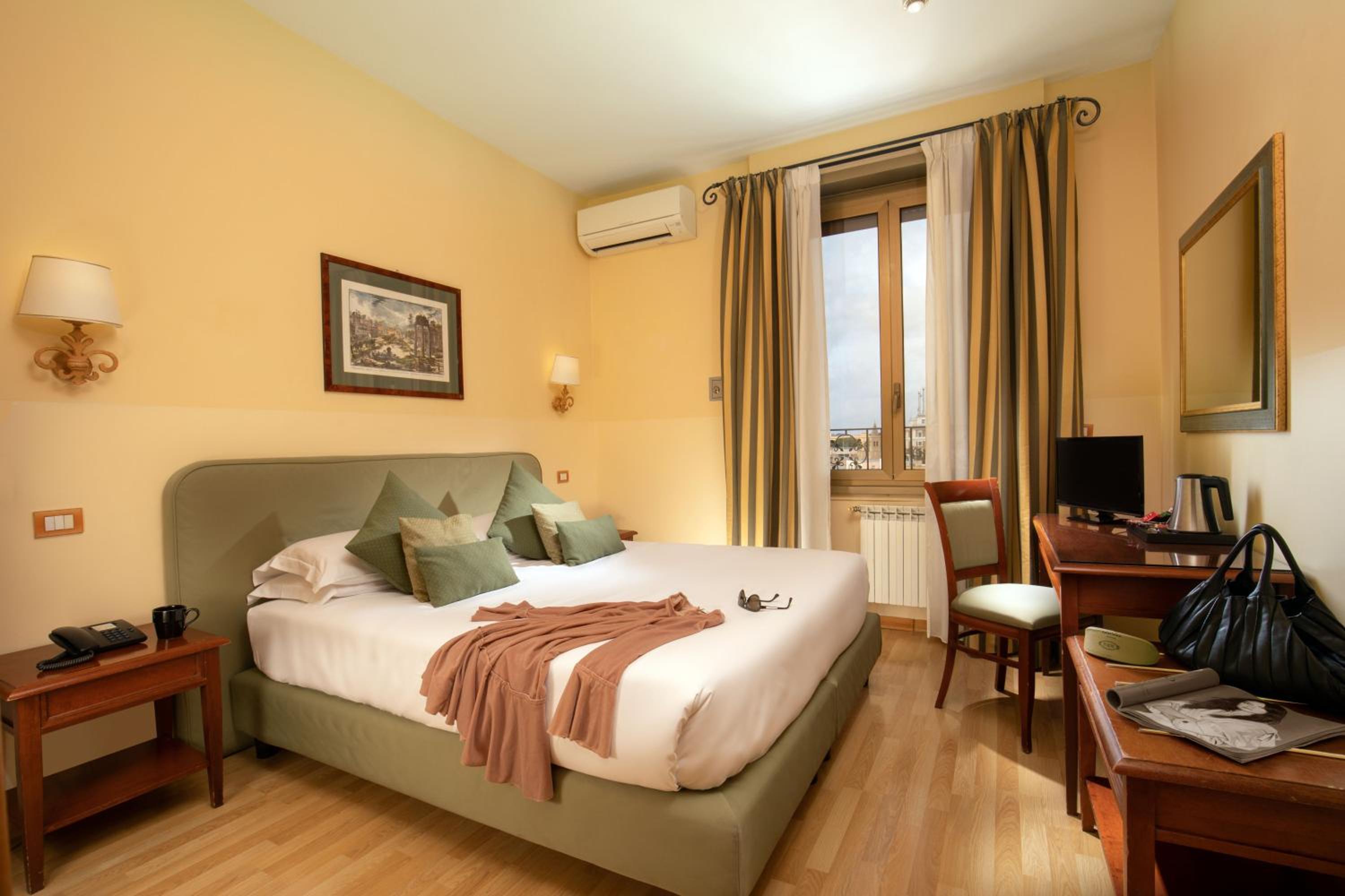 Double or Twin Room photo 3