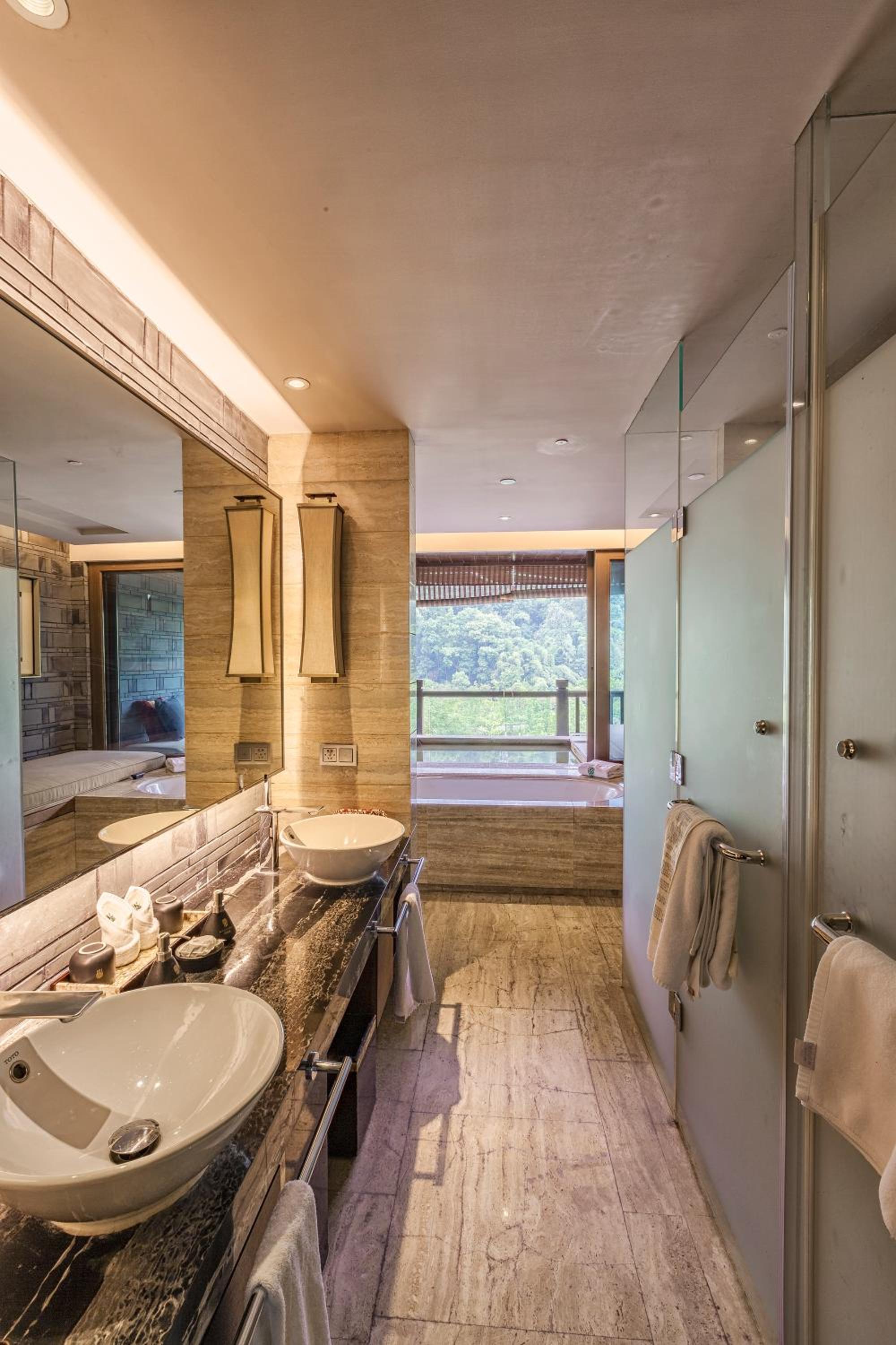 Terrace Hot Spring Retreat - Twin photo 3