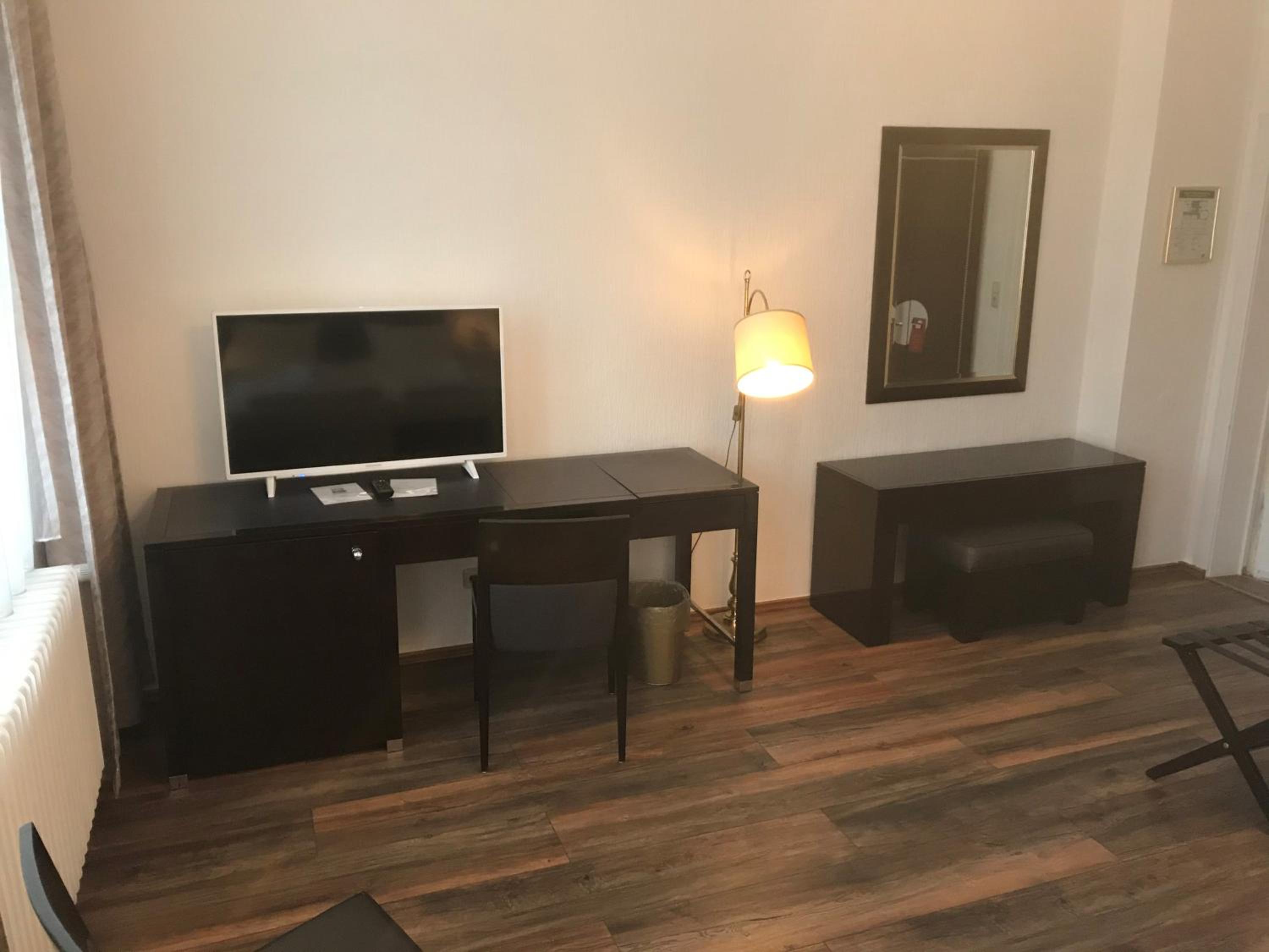 Standard Double Room - Photo 6