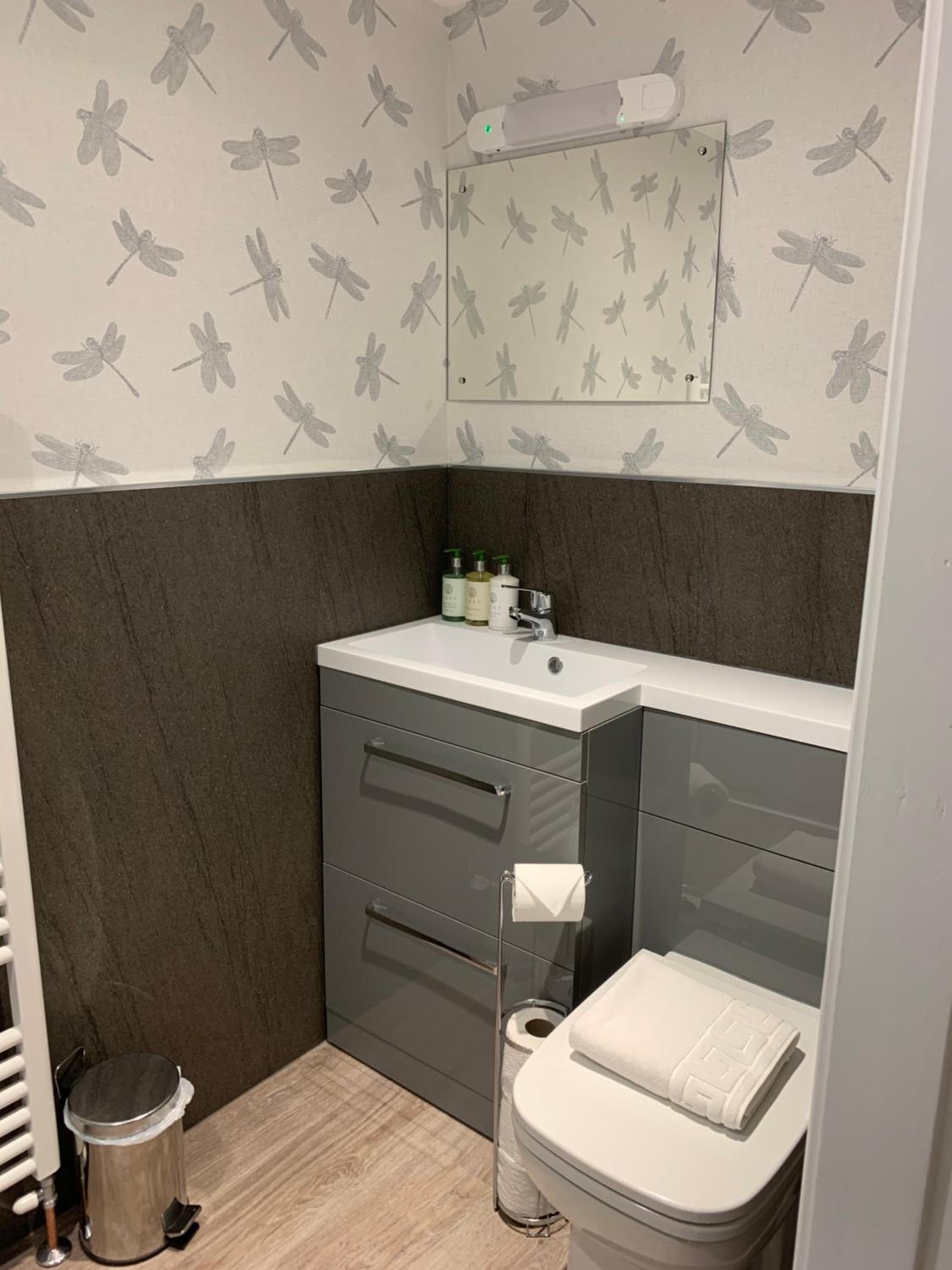Double Room with Private Bathroom - Photo 2