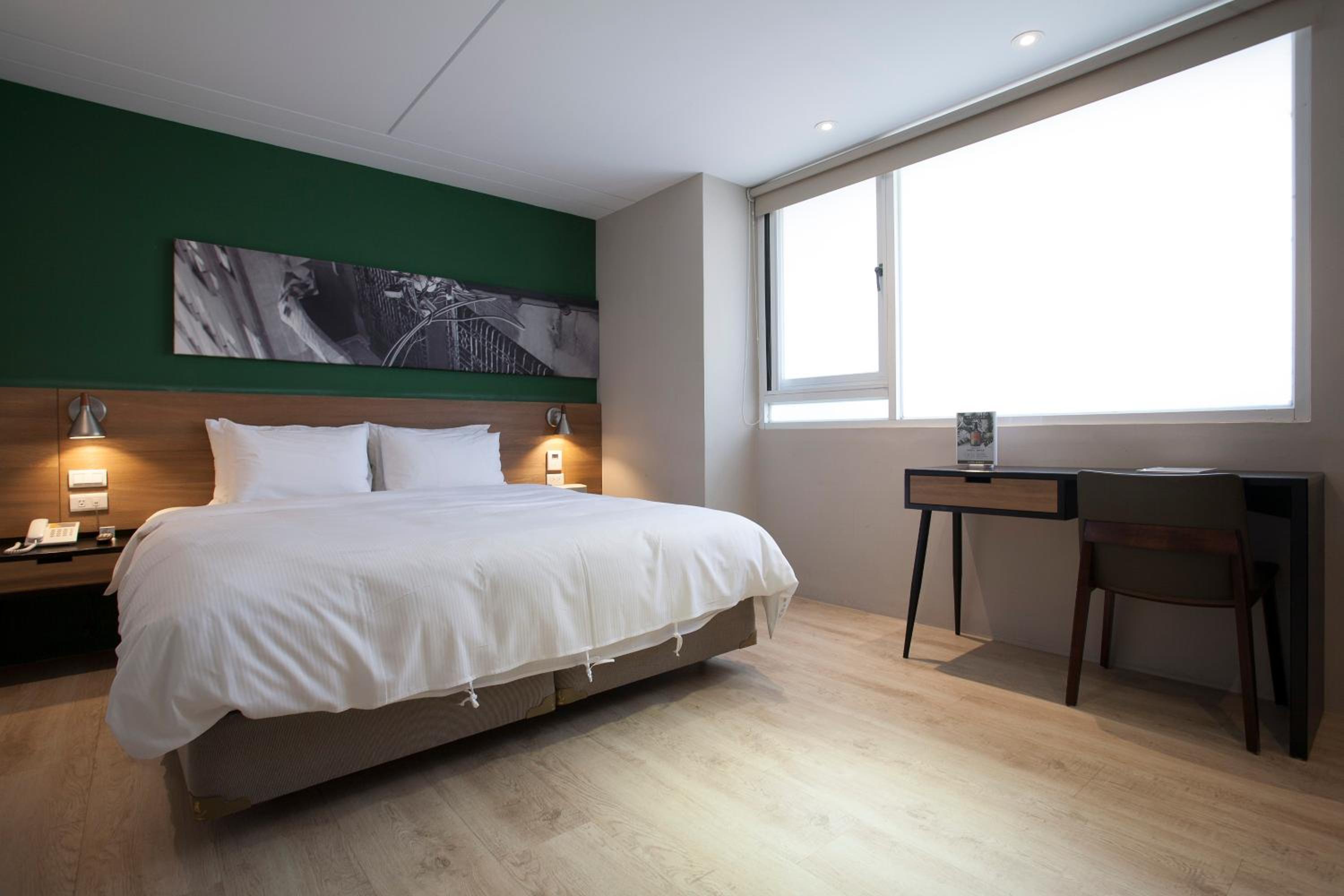 Medium Double Room with Bath