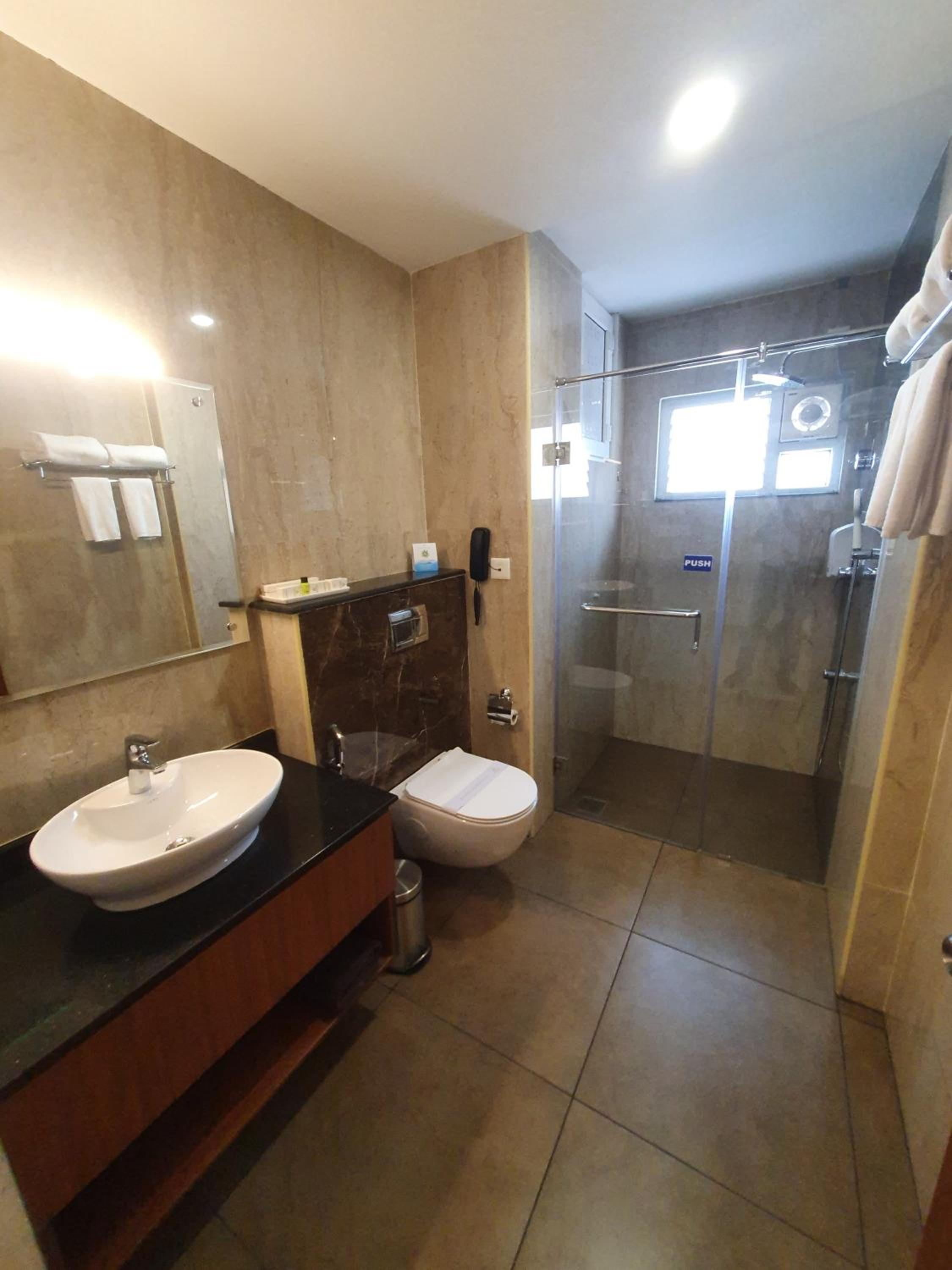 Superior King Room photo 2