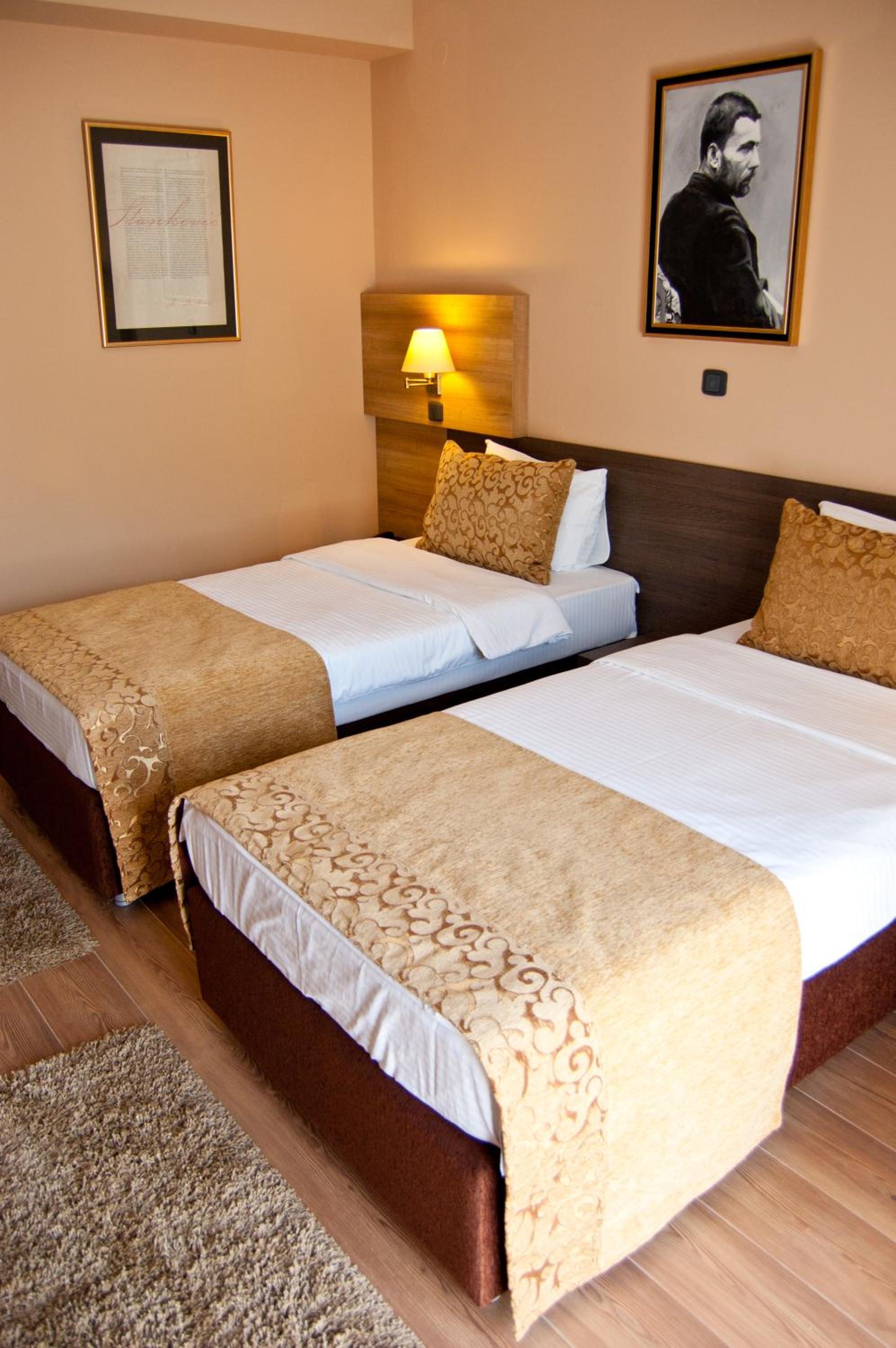 Double or Twin Room photo 2