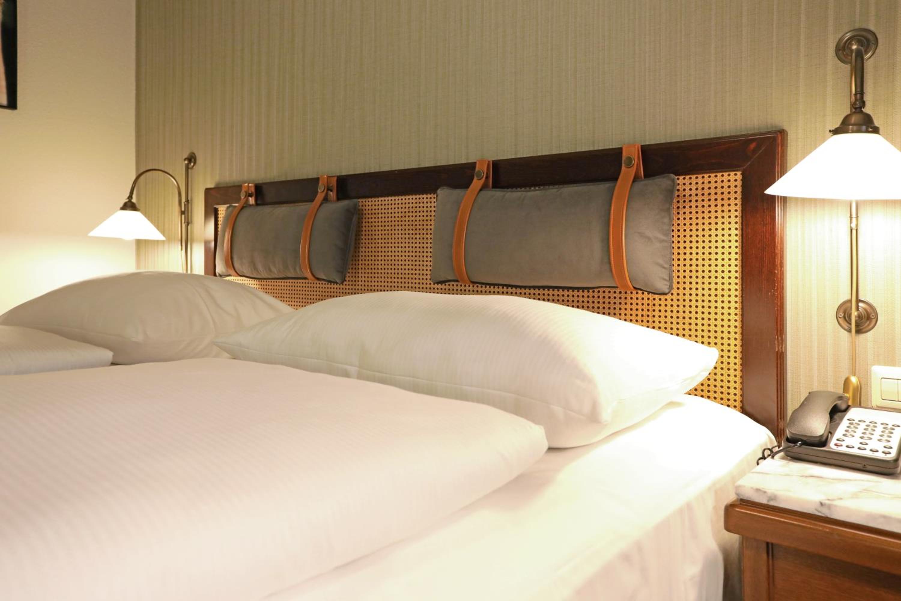 Standard Twin Room - Photo 2