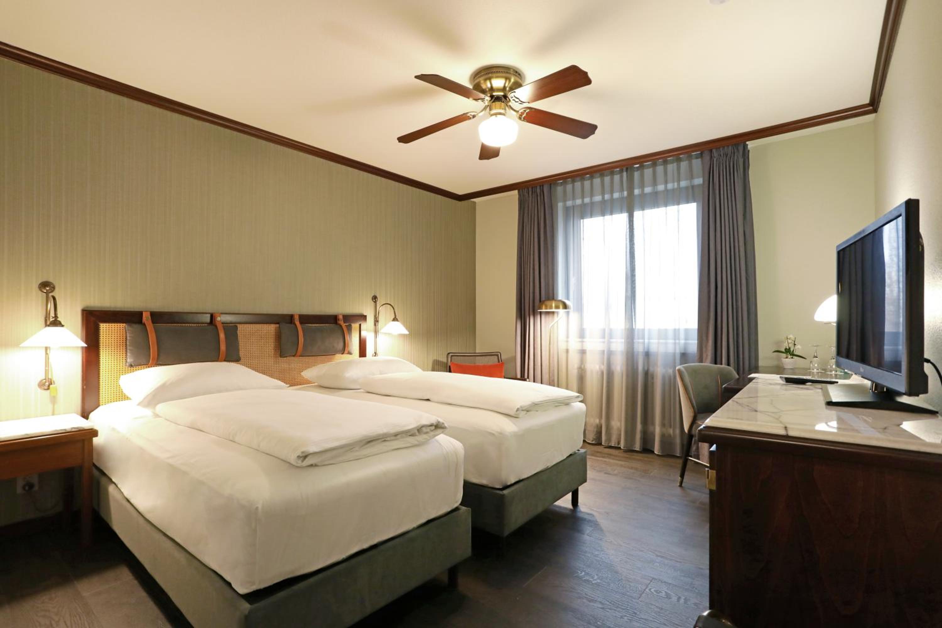 Standard Twin Room - Photo 3