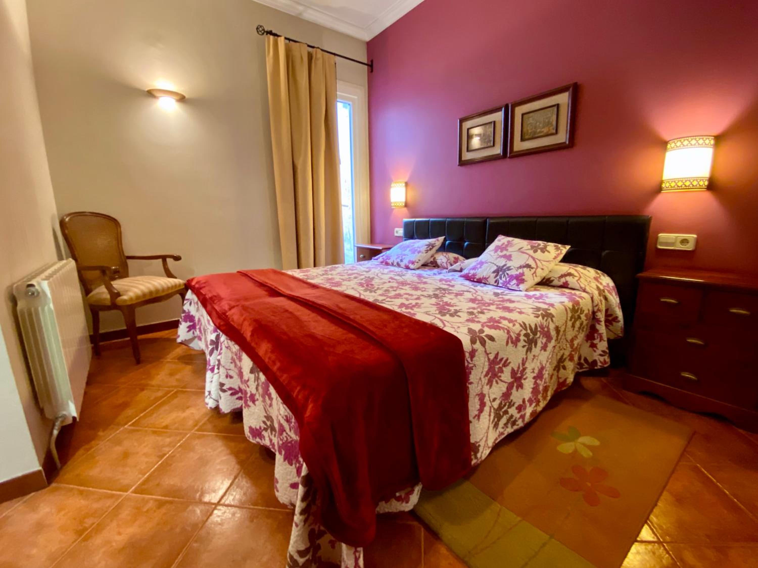 Twin Room with Bathroom - Photo 7