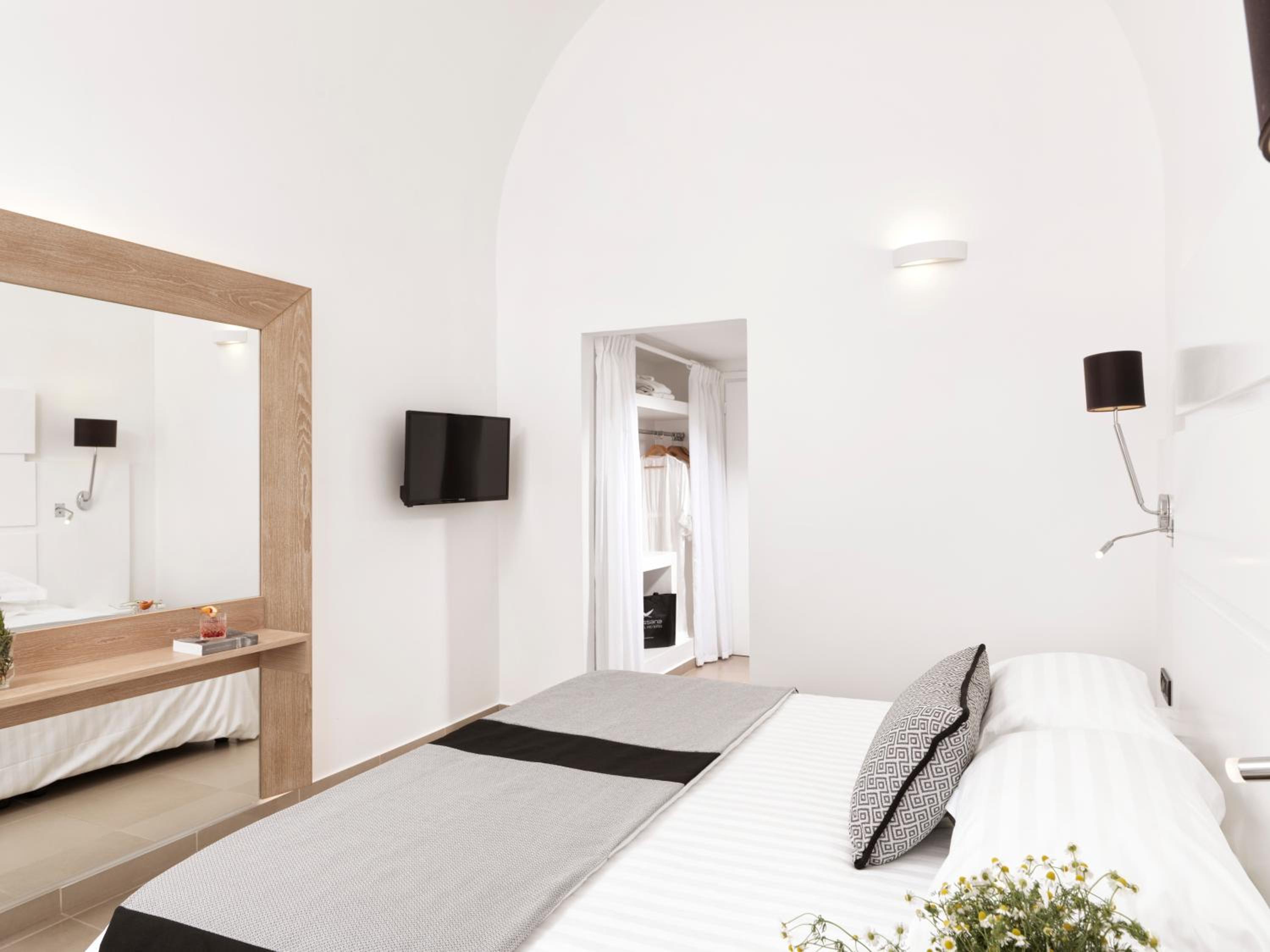 Double Room with Balcony - Photo 5