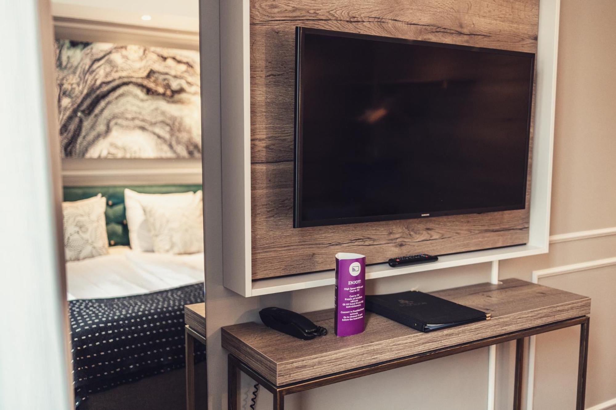 Standard Double Room - Photo 11
