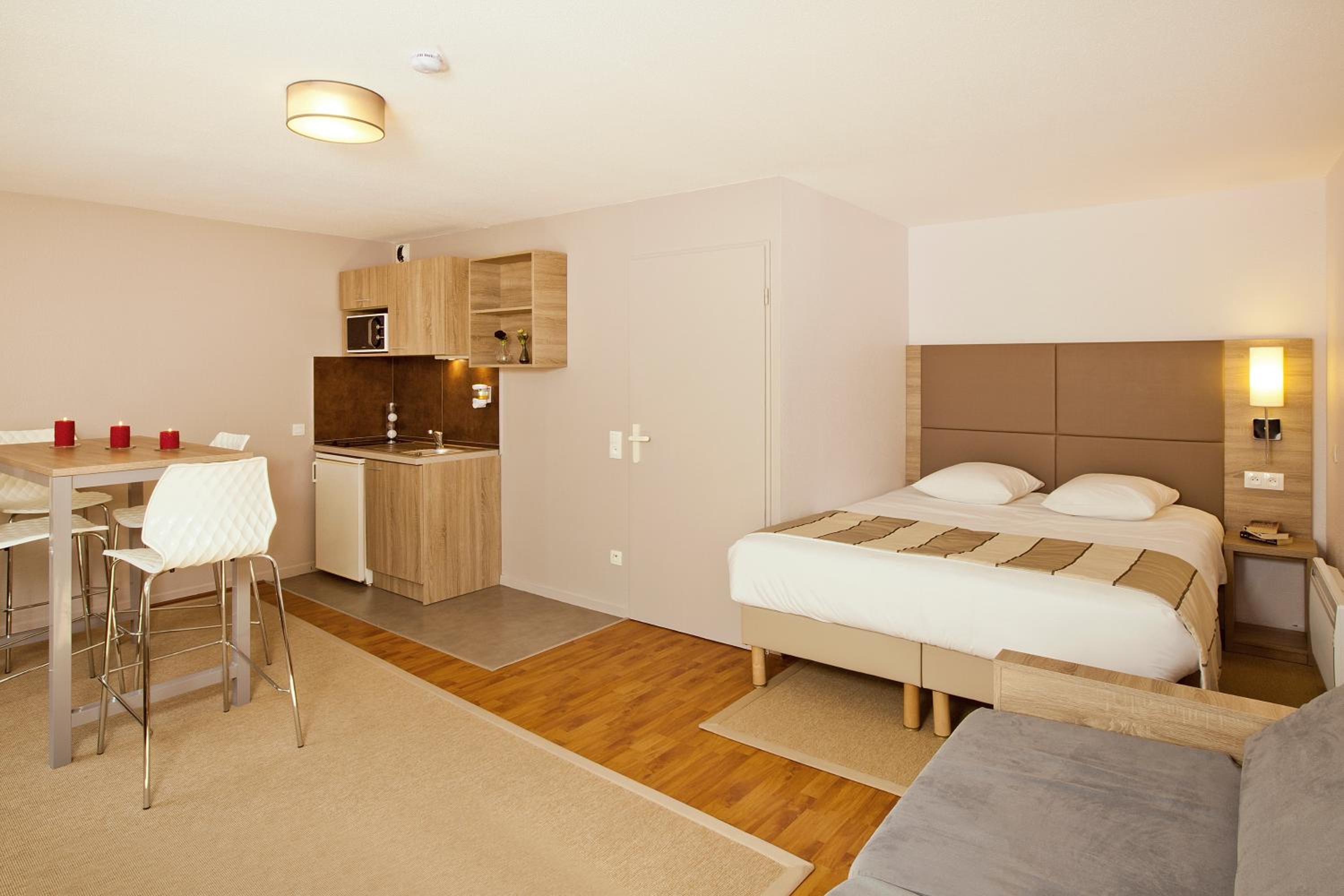 Large Studio (3 Adults) photo 1