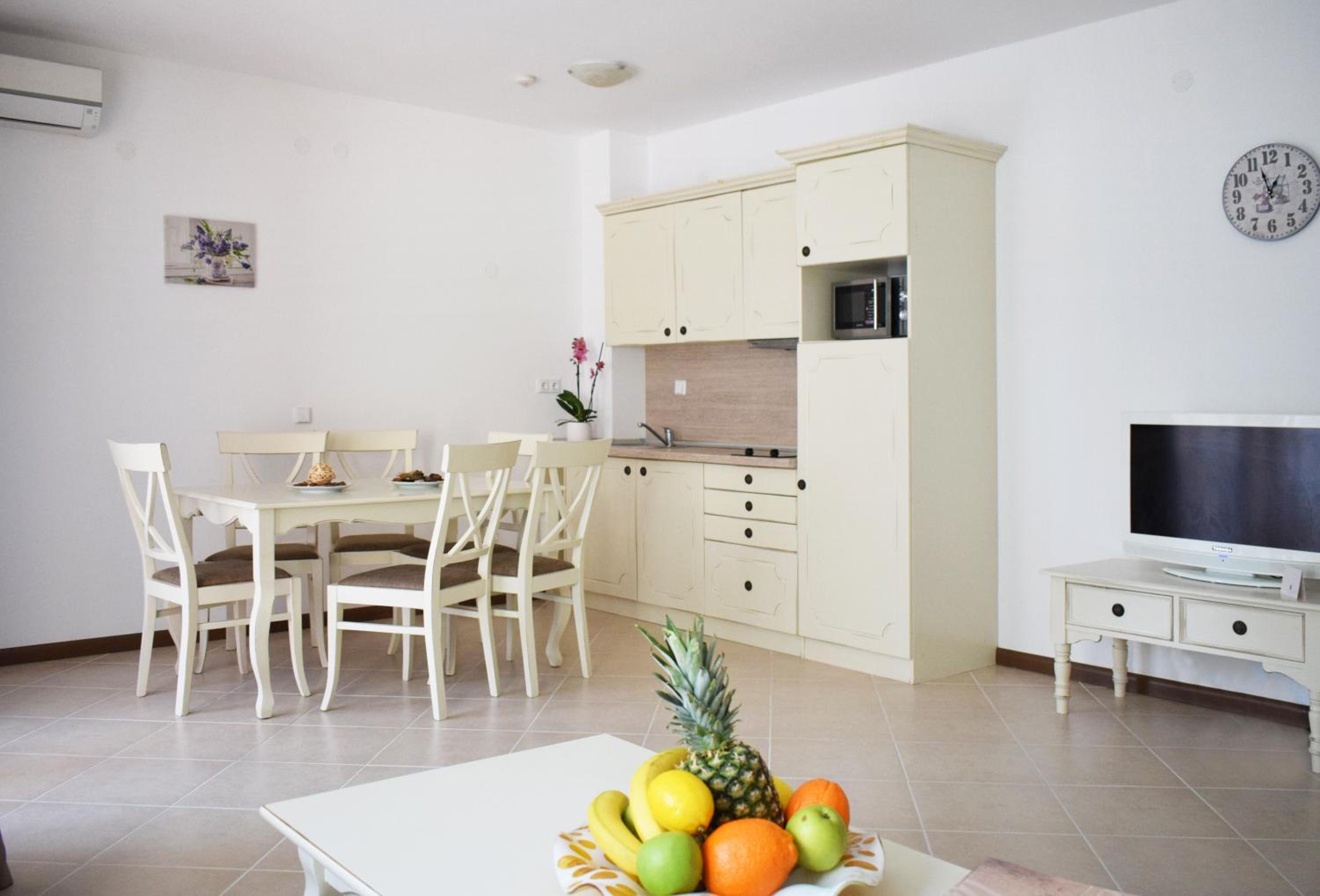 Standard Two-Bedroom Apartment with Balcony (4 Adults + 2 Children) photo 2