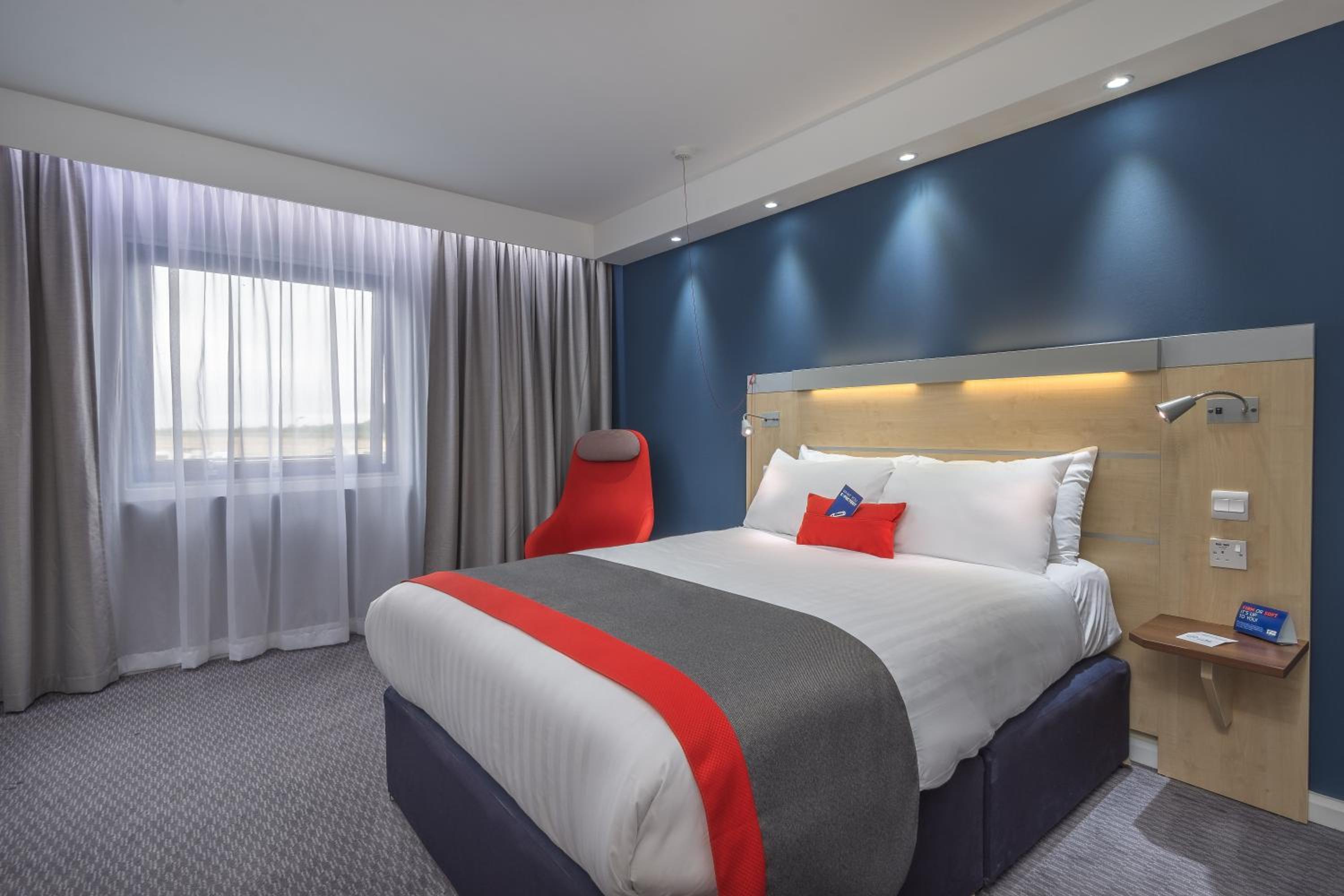 Standard Double Room with Free Hot Breakfast - Photo 9