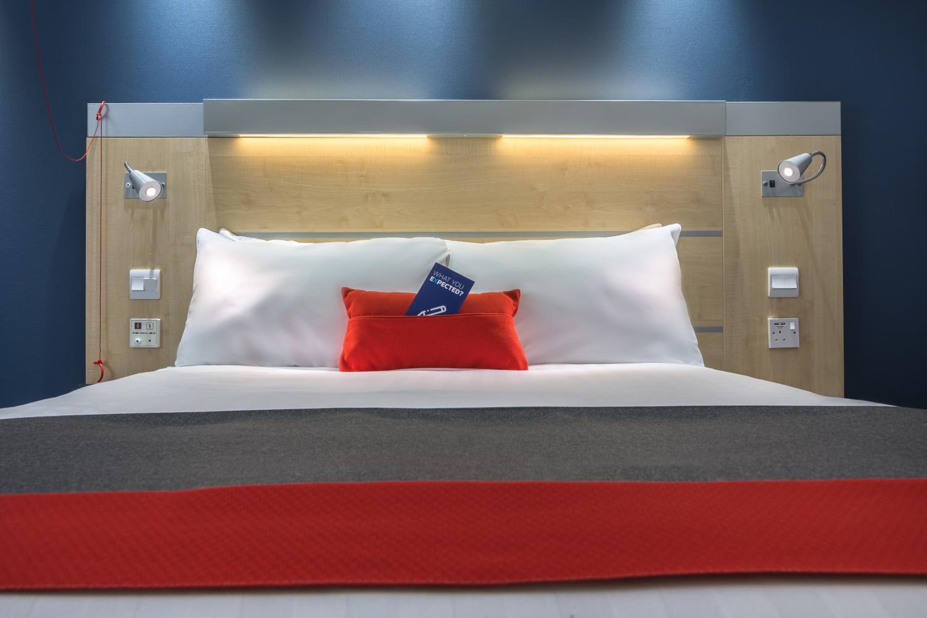 Standard Double Room with Sofa Bed - Free Hot Breakfast - Photo 4