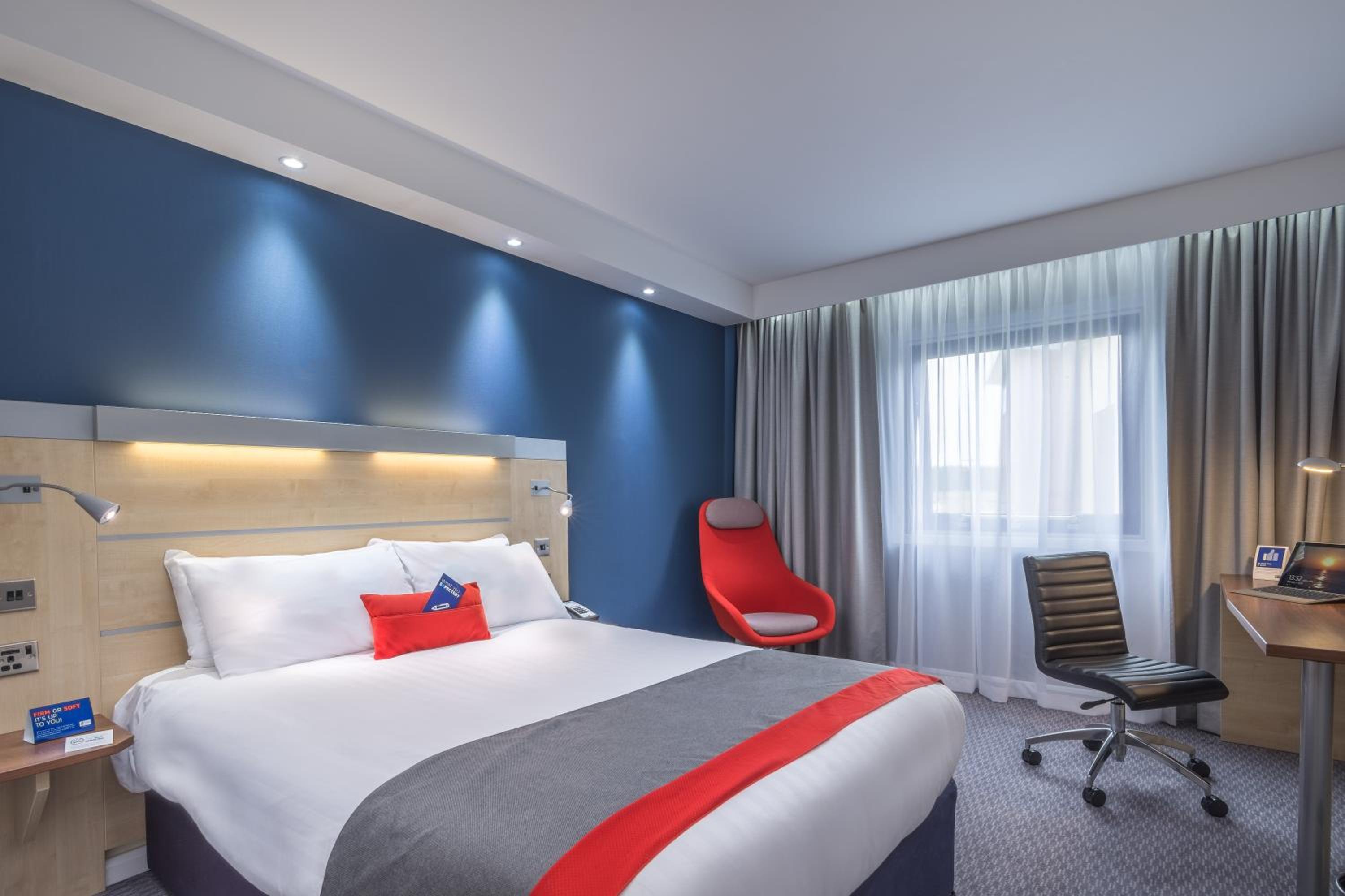 Standard Double Room with Free Hot Breakfast - Photo 6
