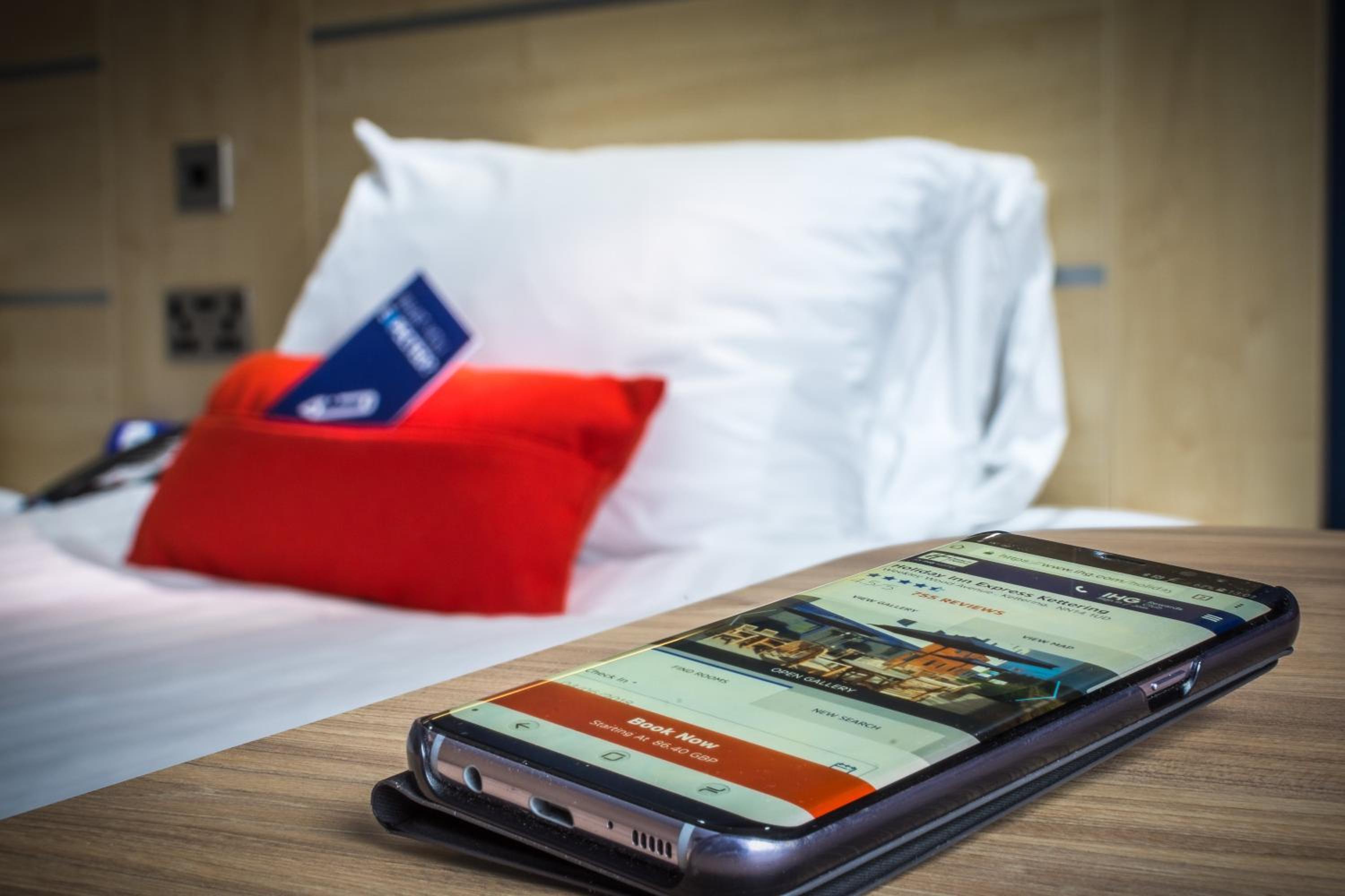 Standard Twin Room with Free Hot Breakfast - Photo 12