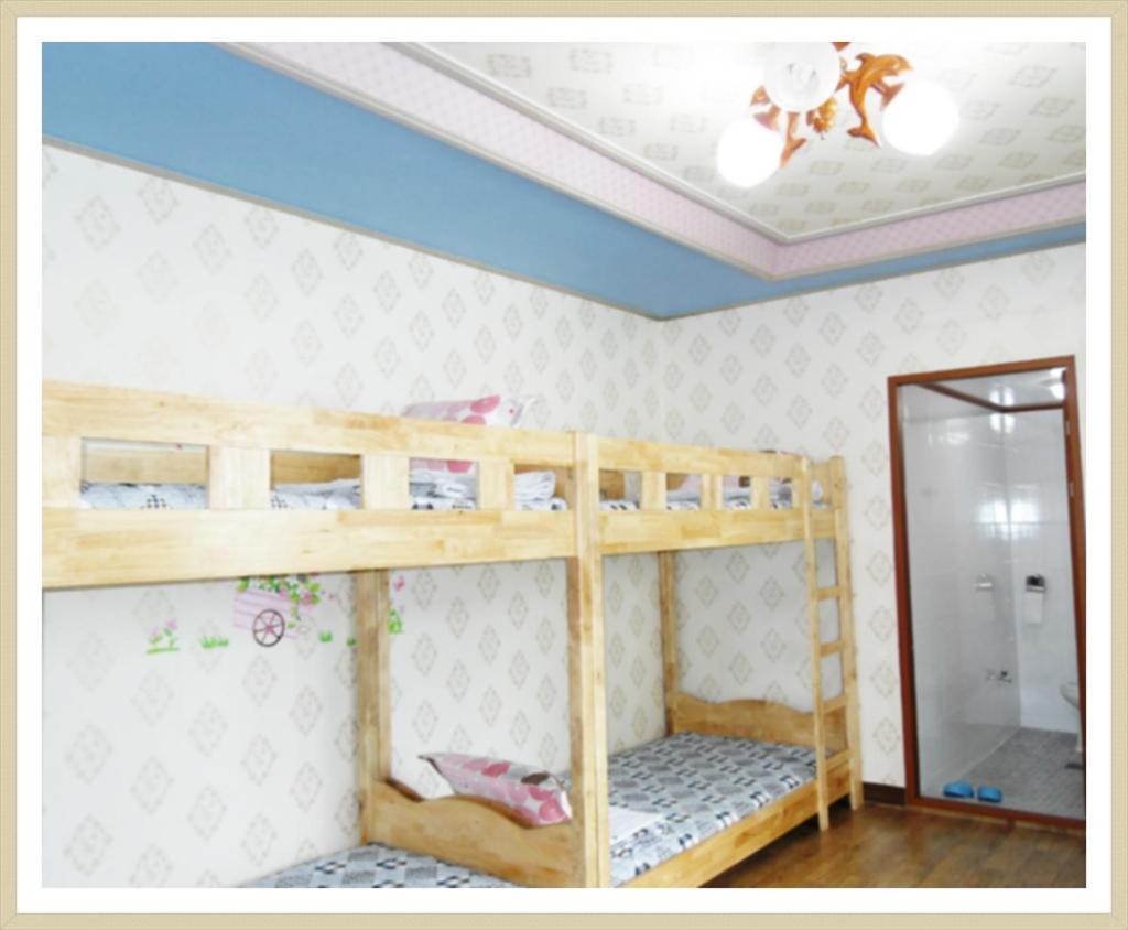 Standard Family Room - Photo 1