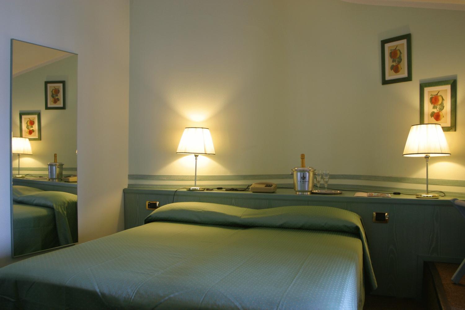Double Room - Photo 8