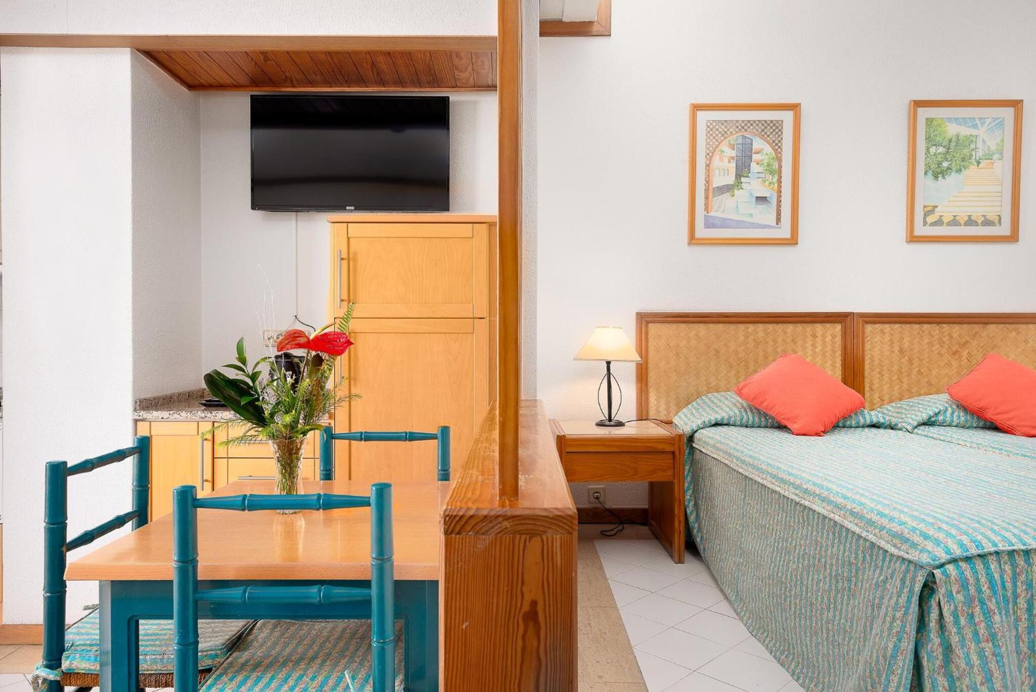 Deluxe Room - Photo 3