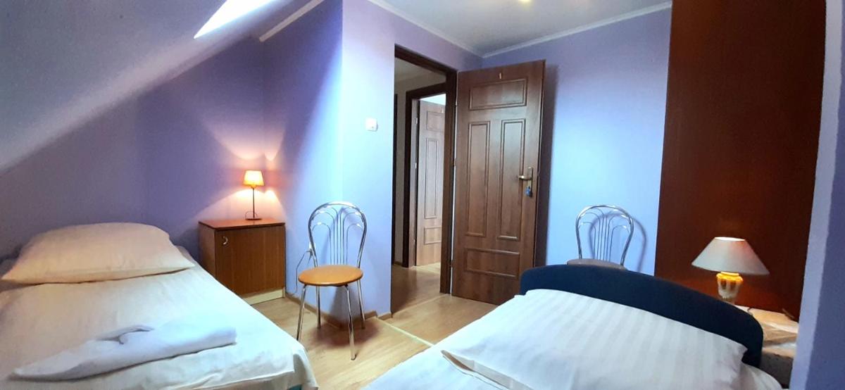 Twin Room with Shared Bathroom photo 2