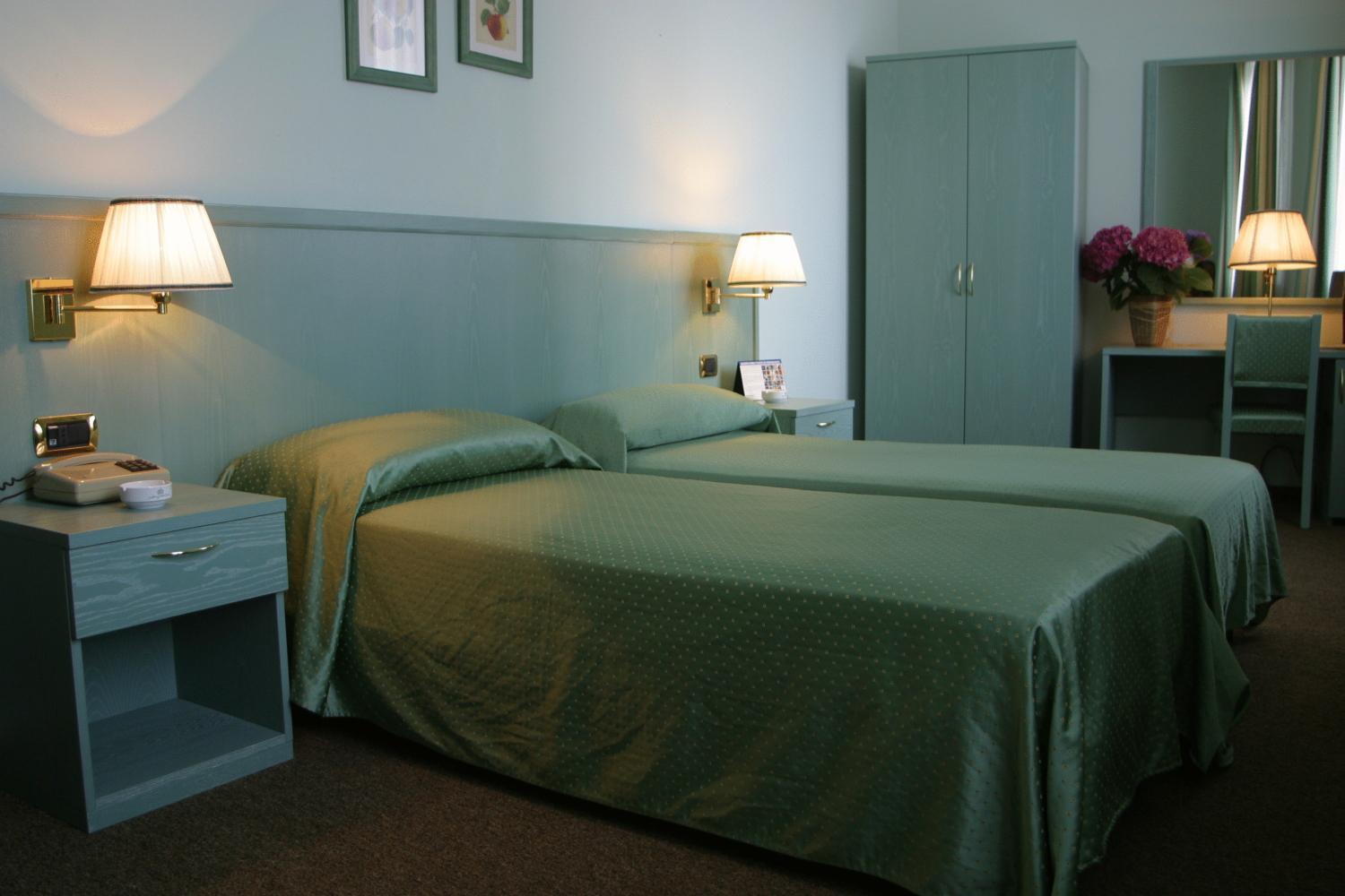 Double Room - Photo 5