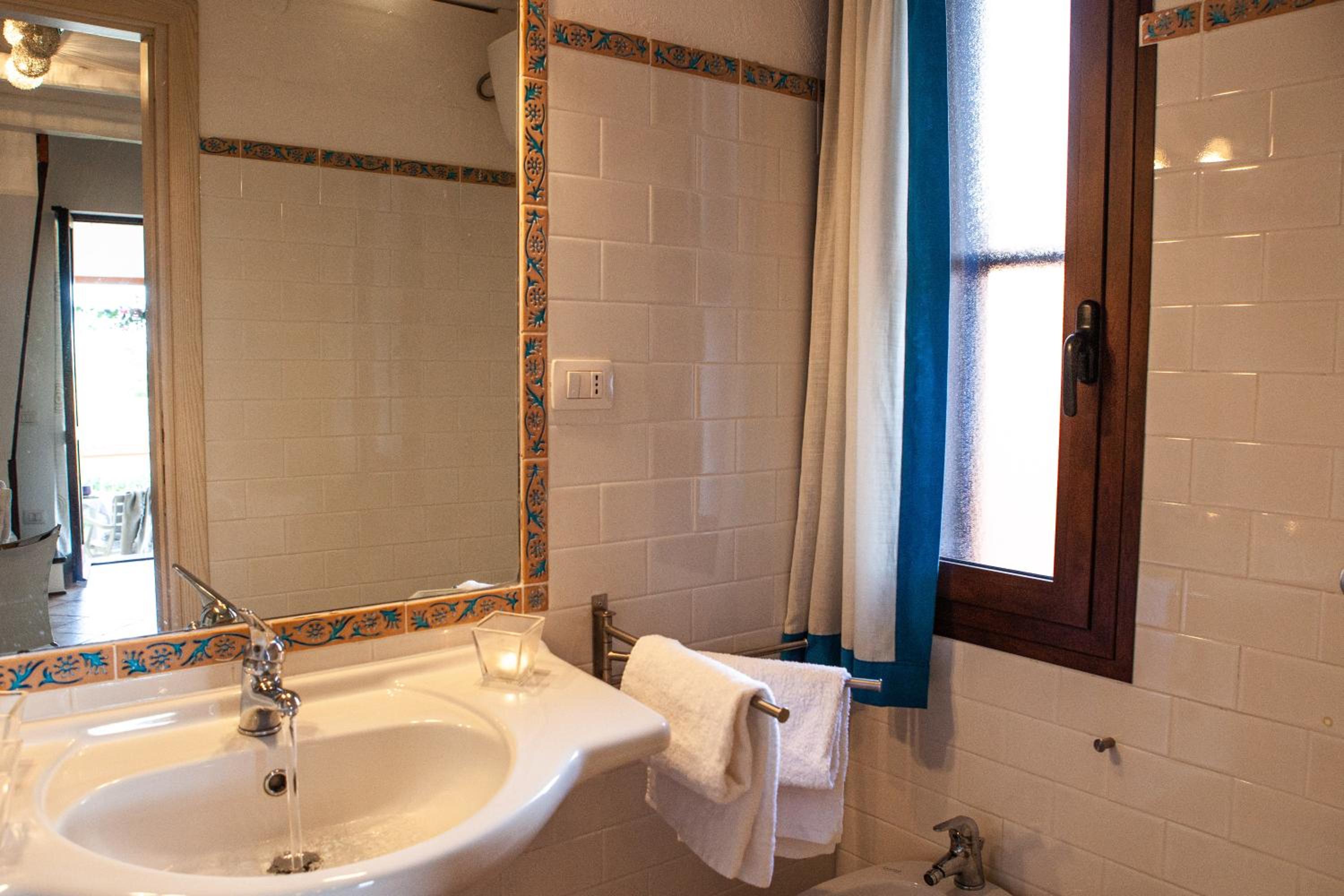 Two-Bedroom House photo 3