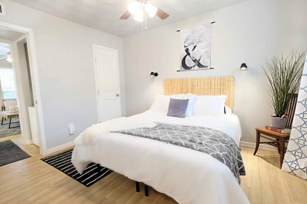 One-Bedroom Apartment - Photo 9