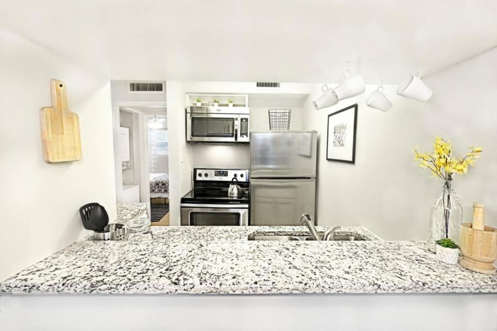One-Bedroom Apartment - Photo 18