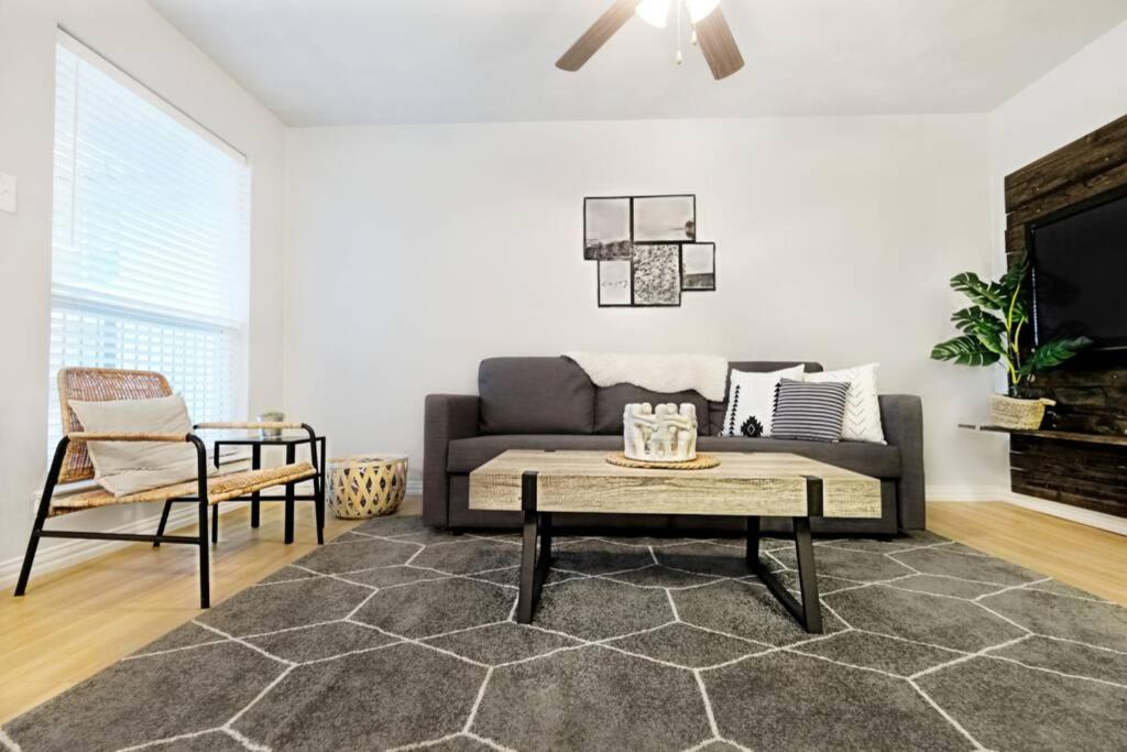 One-Bedroom Apartment - Photo 19