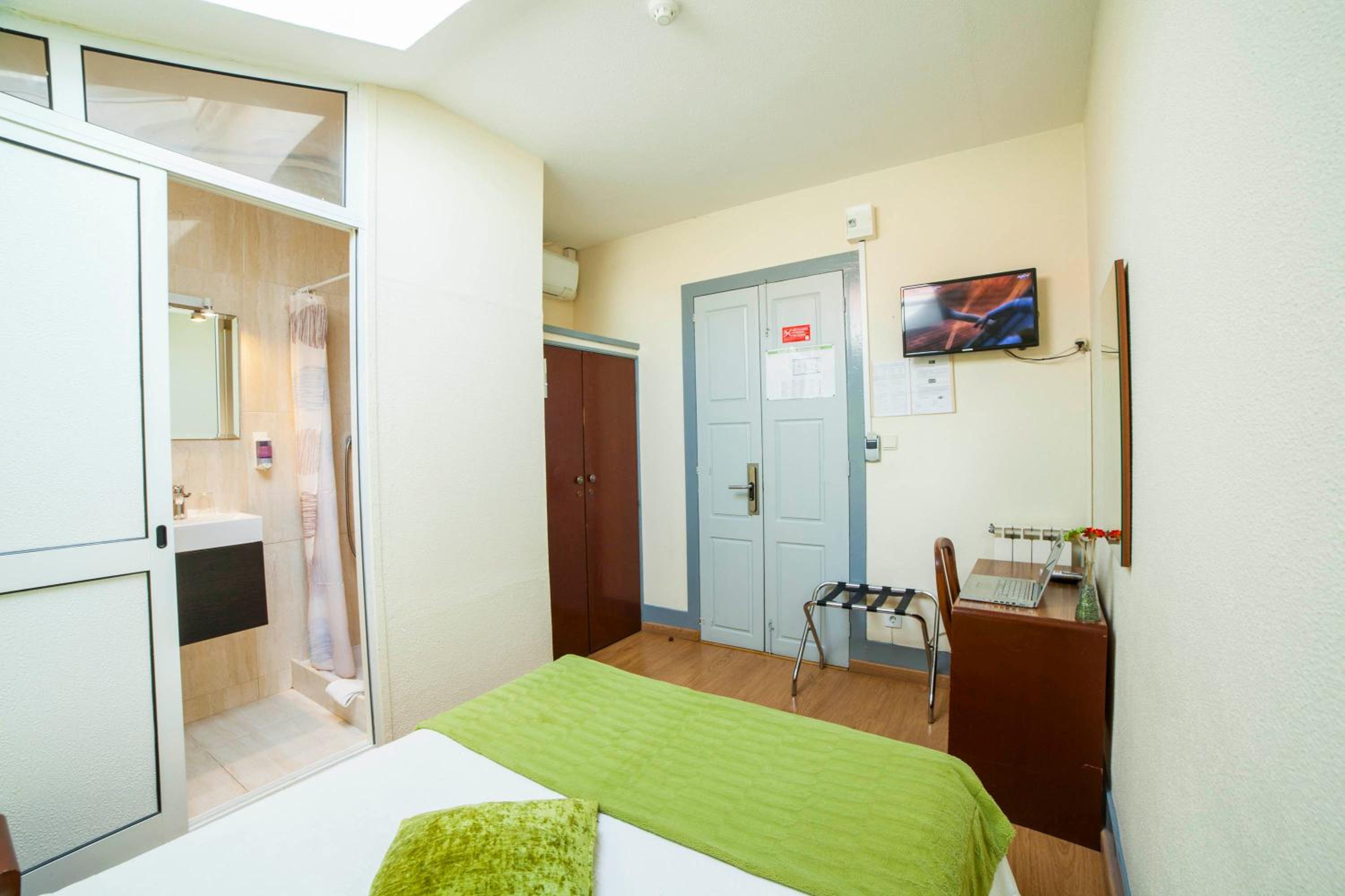 Basic Double Room
