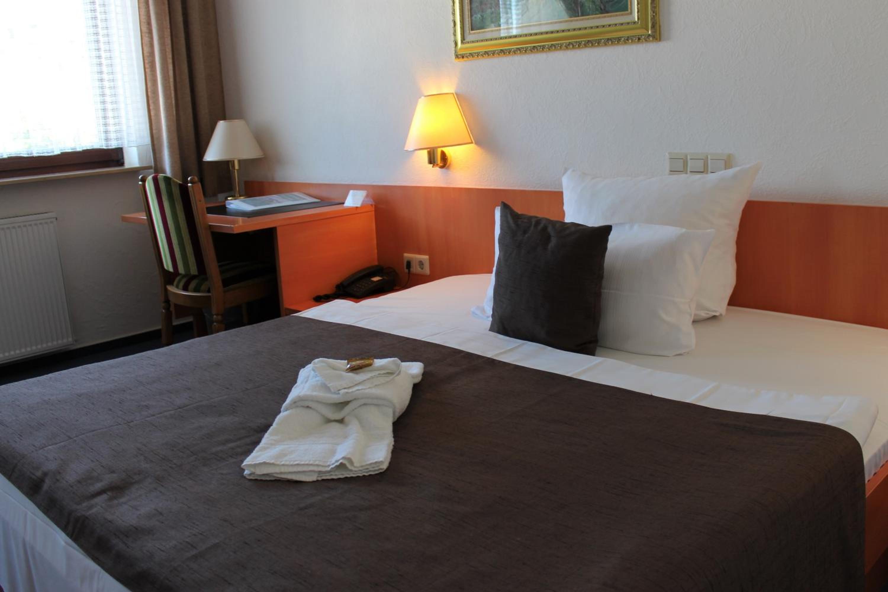 Standard Queen Room - Photo 1