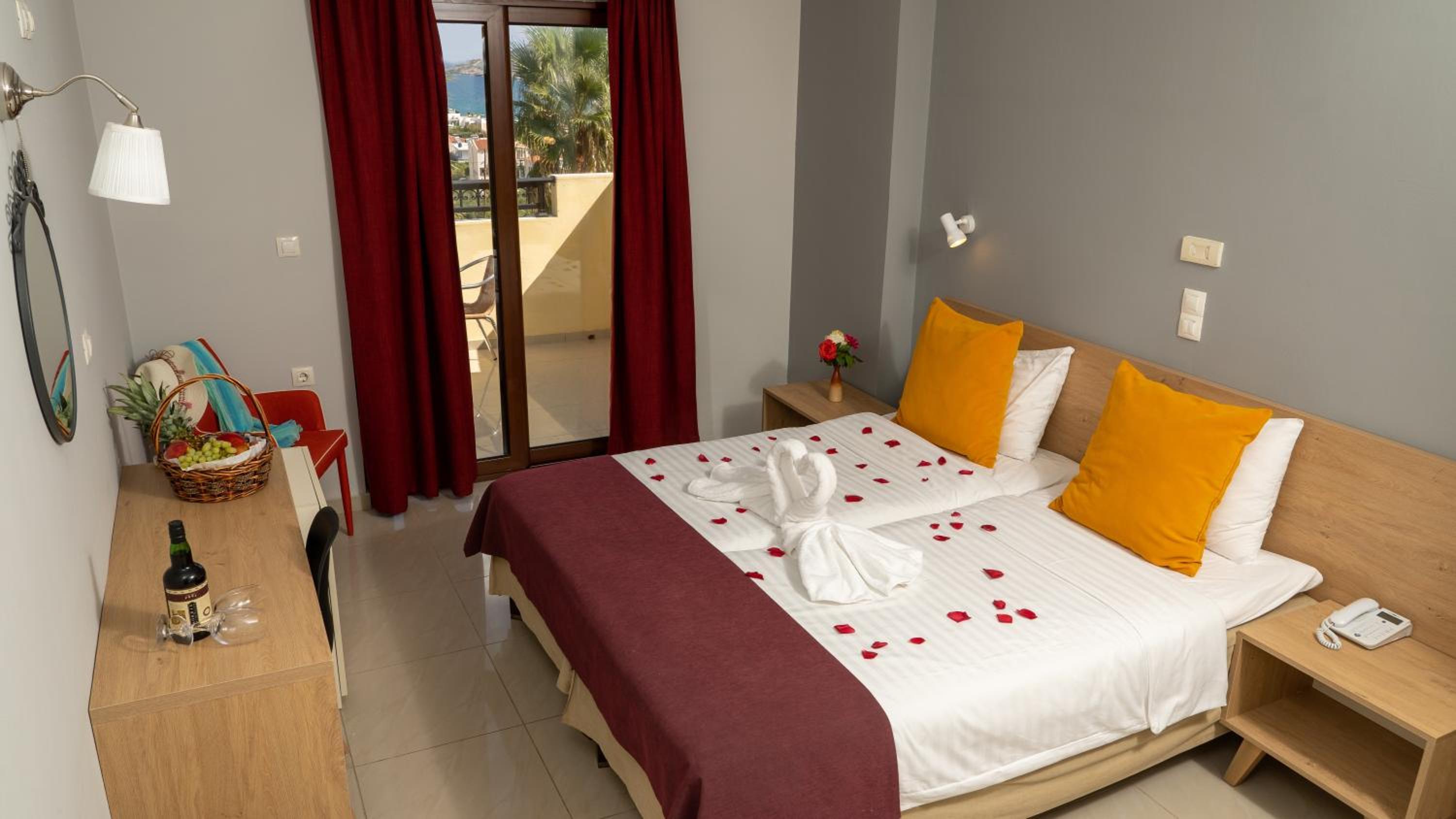 Superior Double or Twin Room with Sea View - Photo 1
