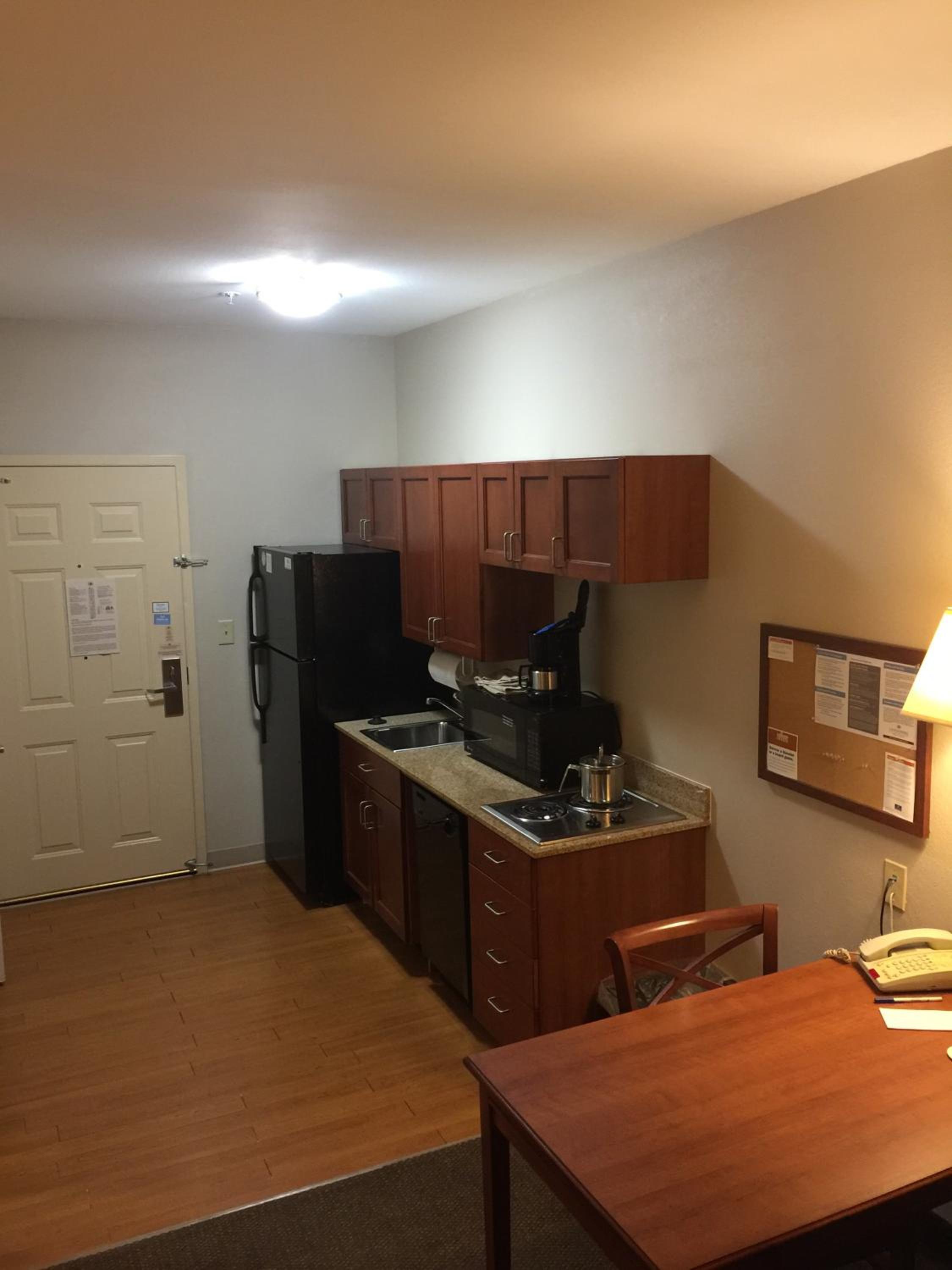 One-Bedroom Queen Suite - Disability Access Hearing Accessible - Photo 6