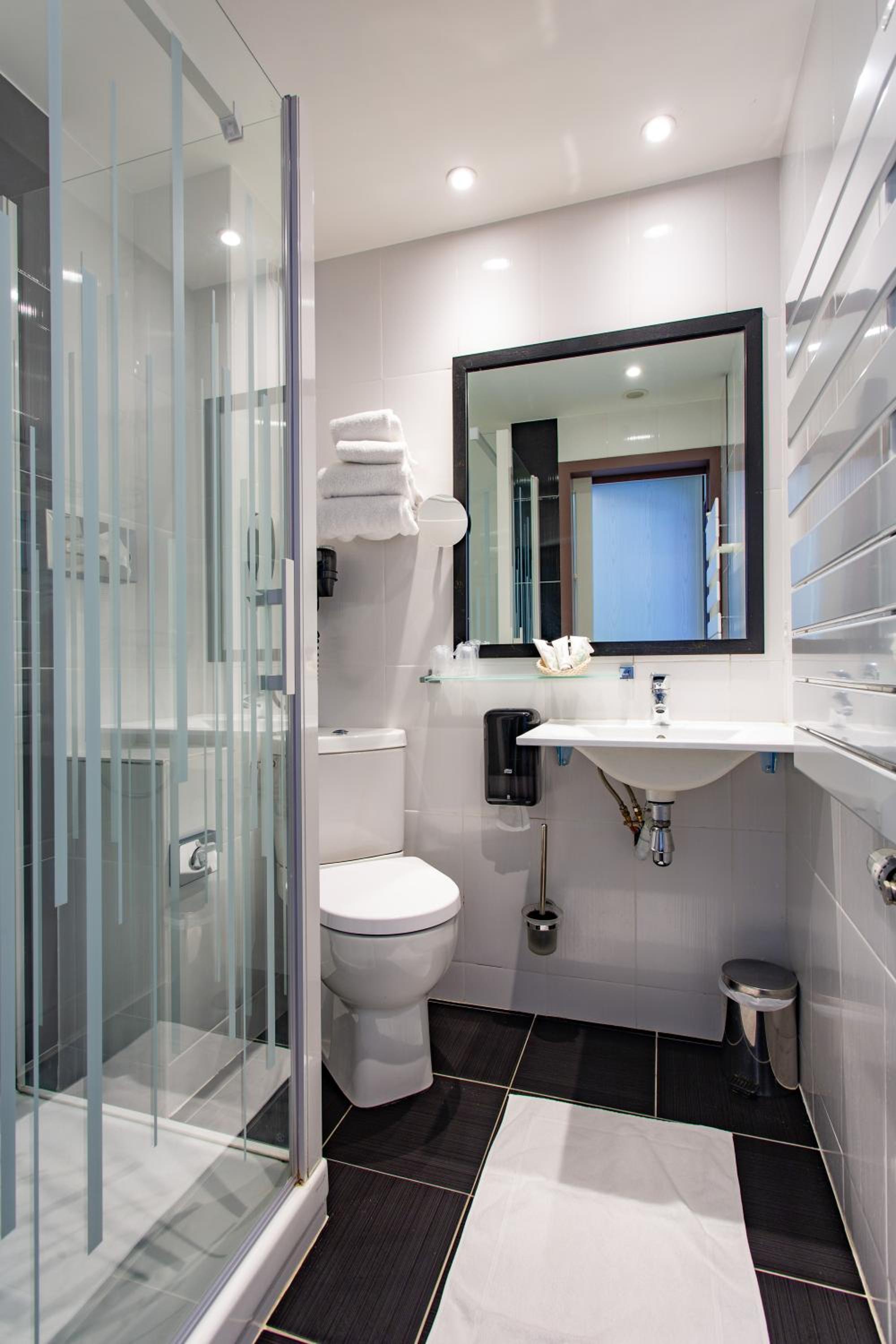 Classic Double Room - Photo 8