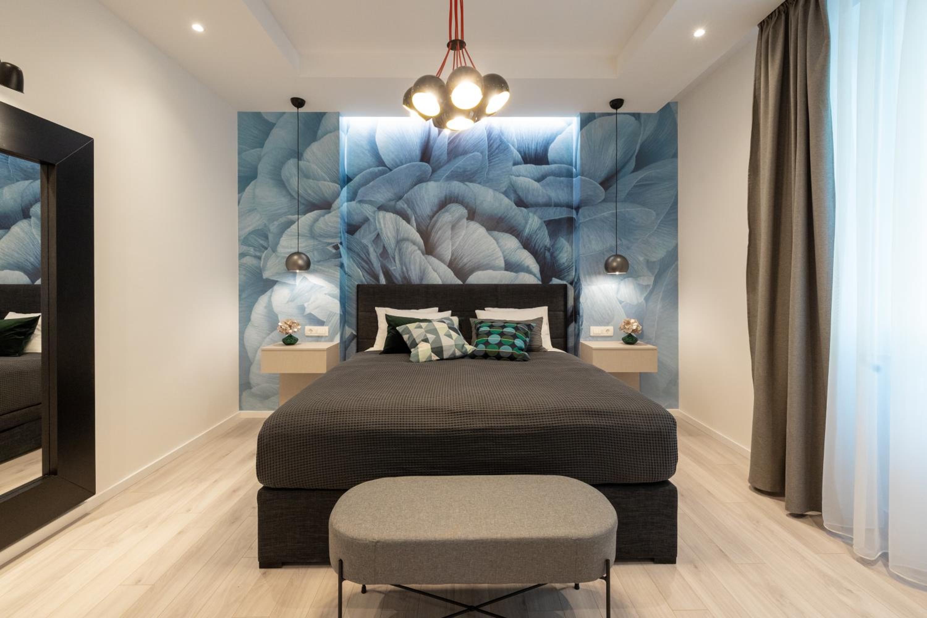 Deluxe King Room photo 2