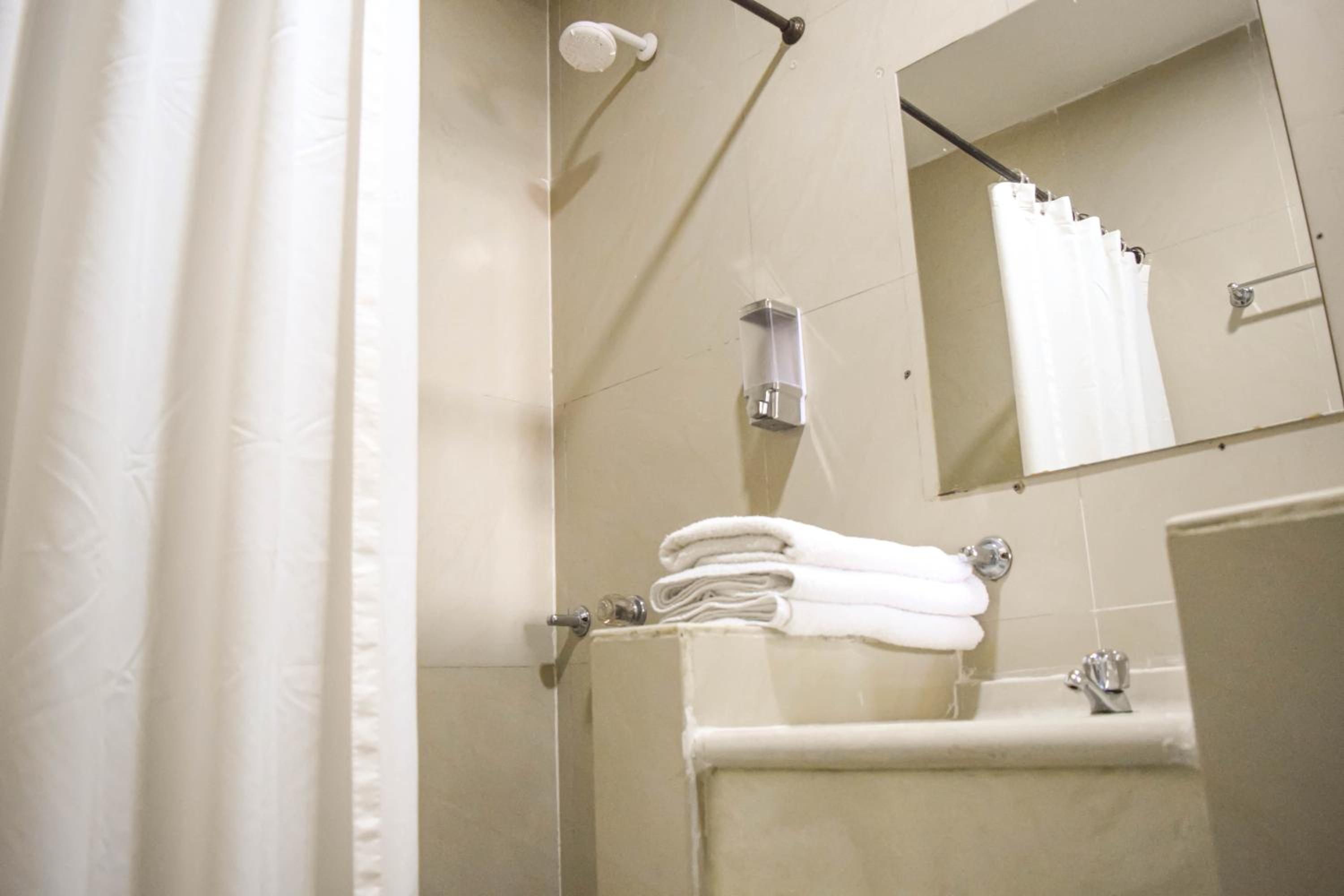 Standard Triple Room - Photo 5