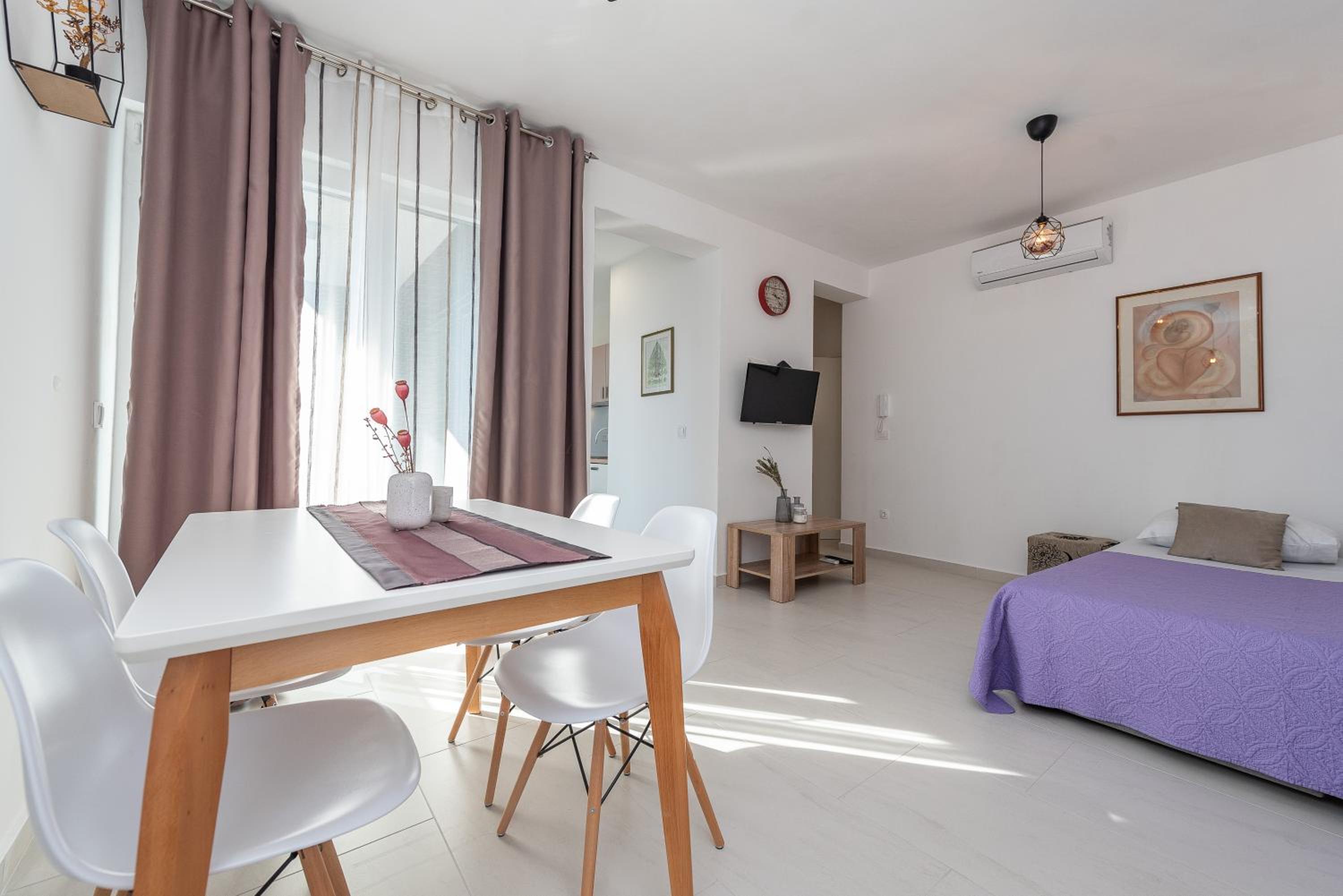 Studio Apartment
