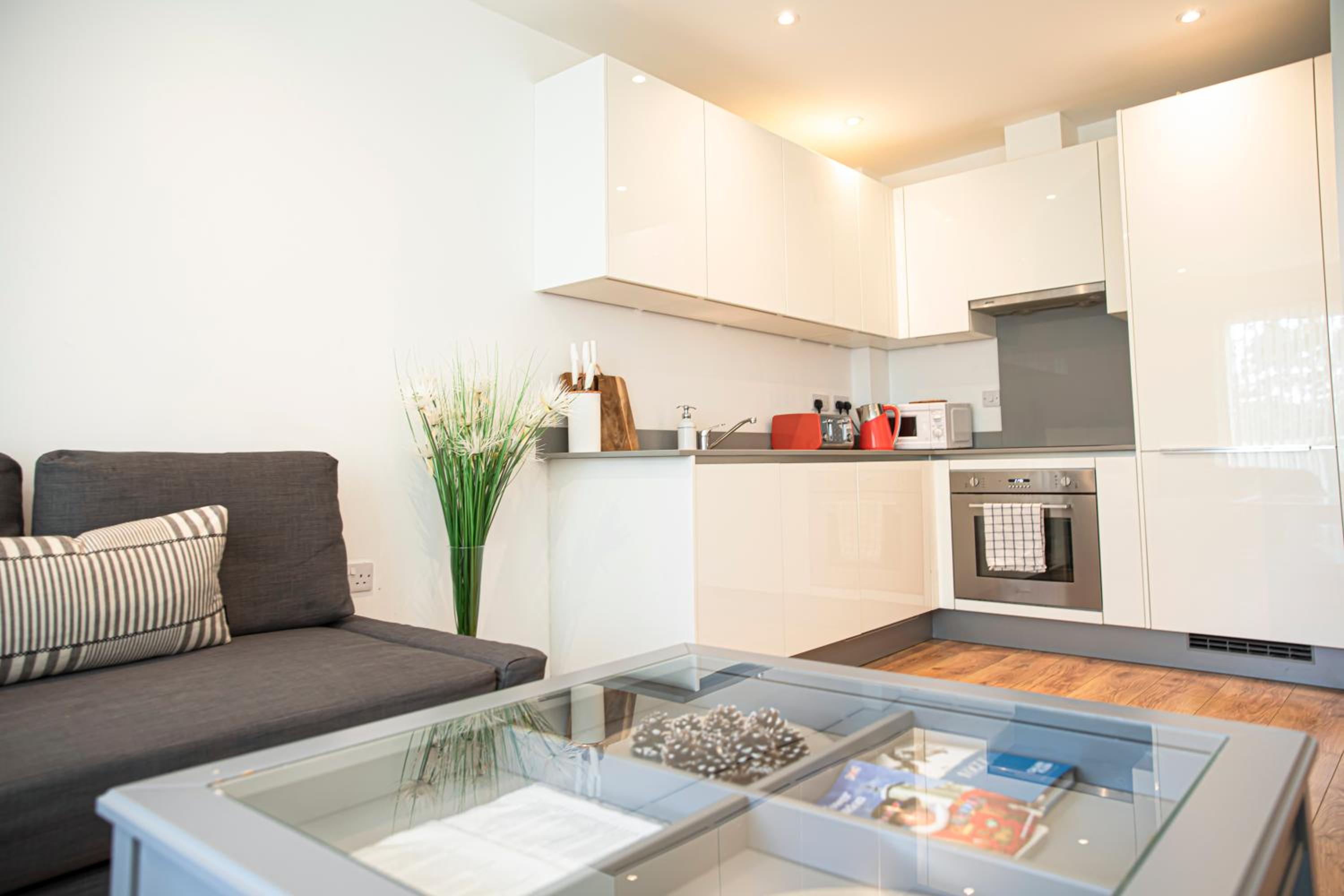 One-Bedroom Apartment photo 2