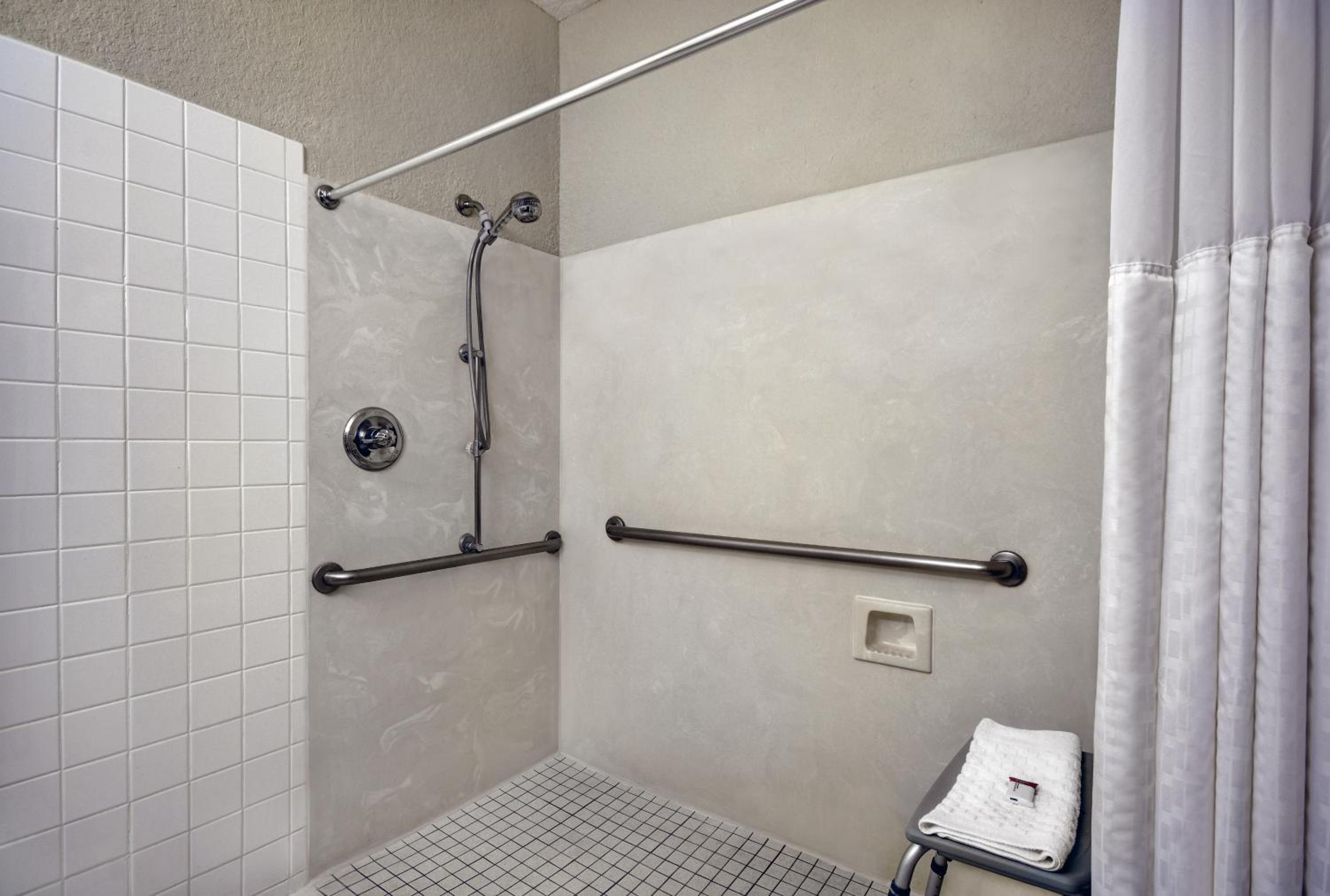 King Room - Disability Access - Non-Smoking - Photo 3