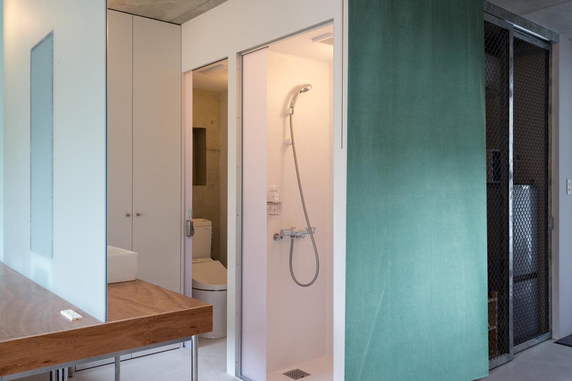 Triple Room thumbnail 5